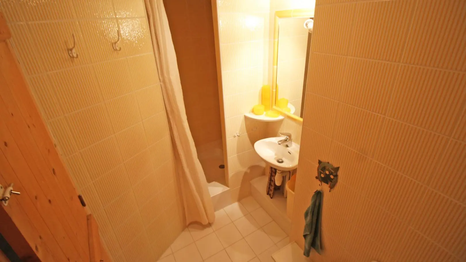 Salle de douche de la Suite Familiale Chambre d'hôtes Le Masbareau à Royères en Haute-Vienne limousin Nouvelle-Aquitaine_23