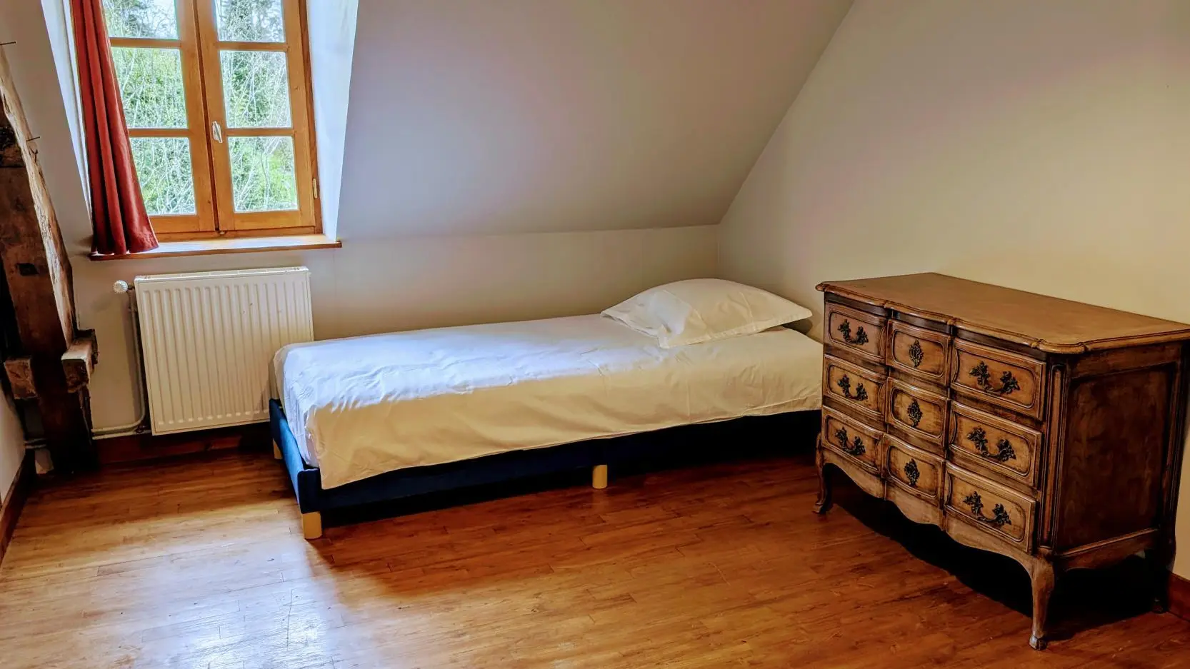 La Maison des Bois gîte du Domaine de Montintin à Chateau Chervix - chambre 4_19
