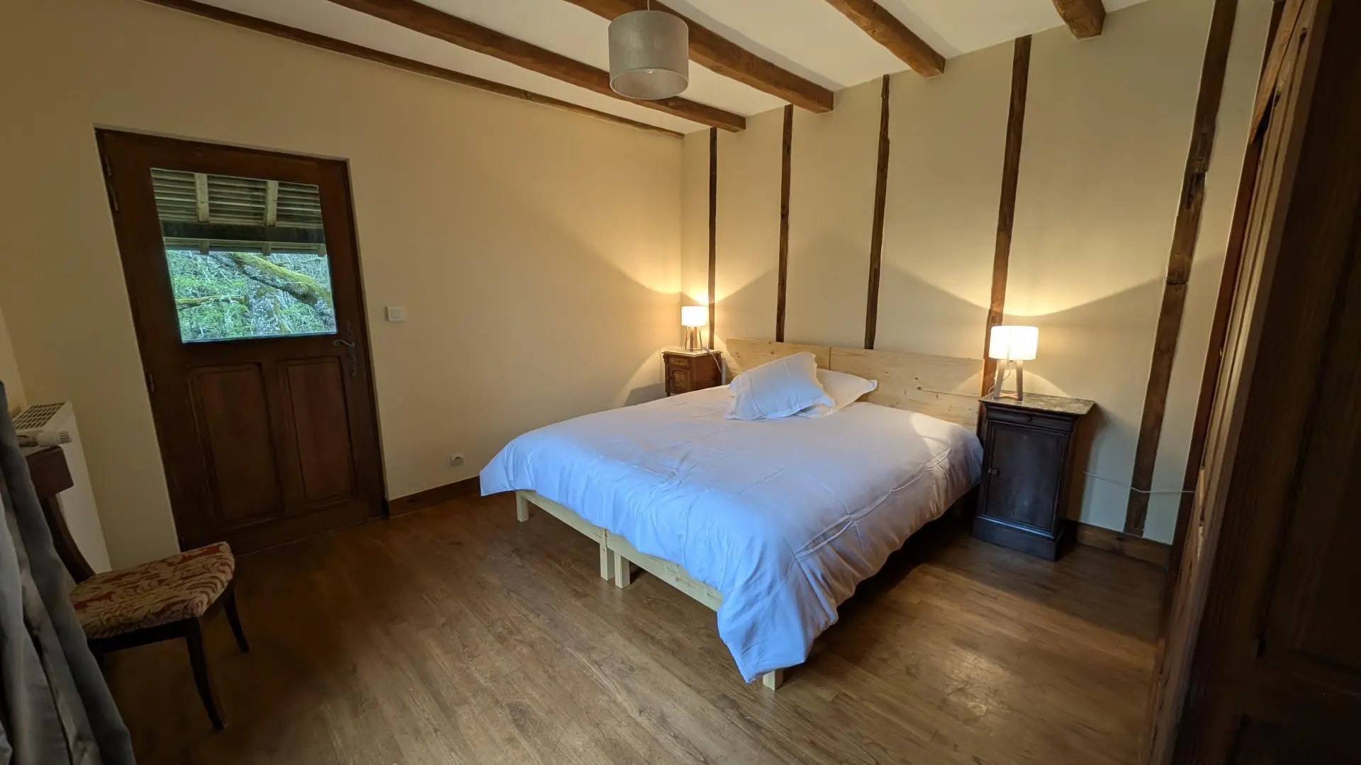 La Maison des Bois gîte du Domaine de Montintin à Chateau Chervix - chambre 2_15