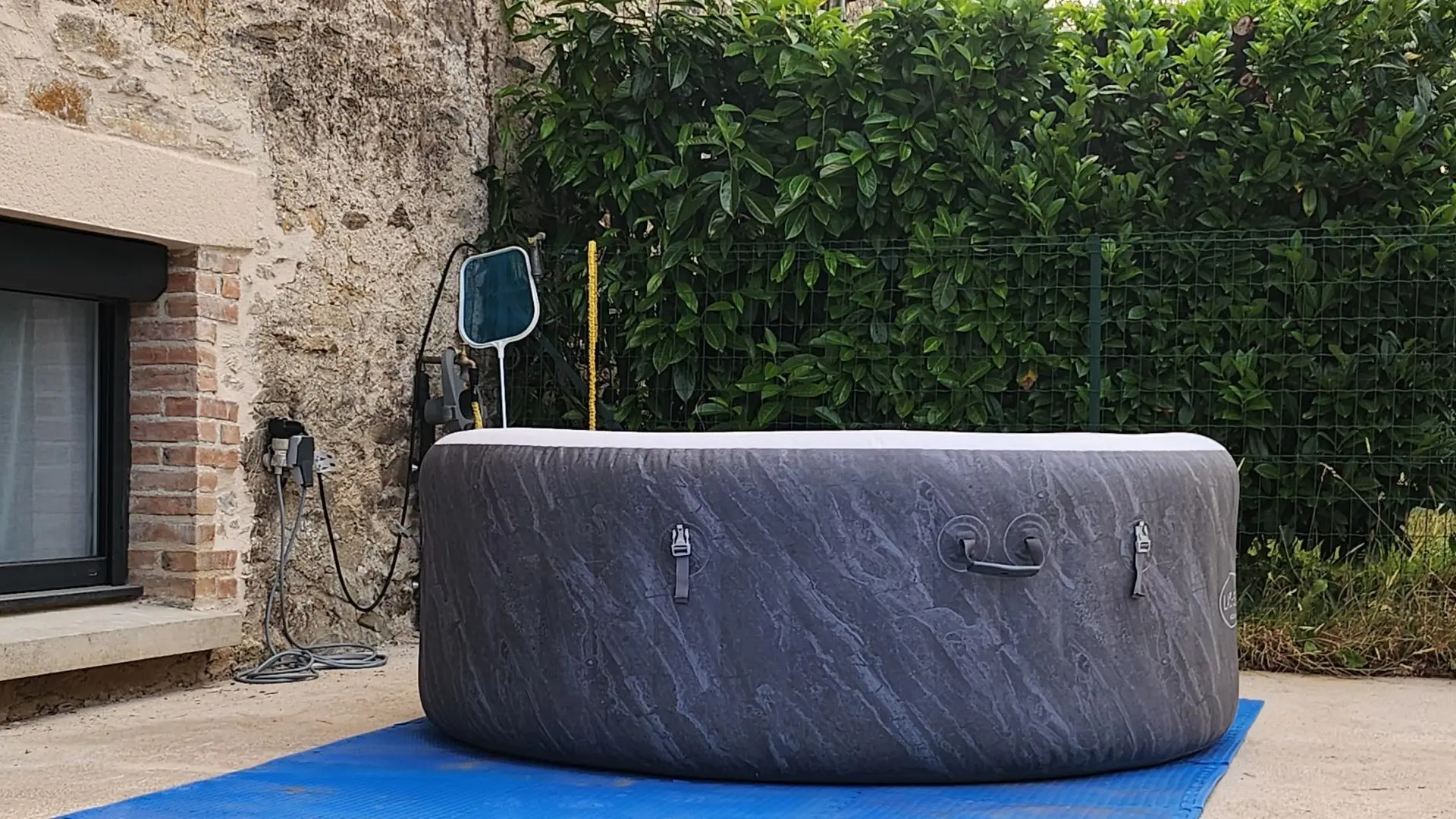 gite de la petite cascade à La Jaunie commune de La Meyze en Haute-Vienne - le SPA gonflable_24