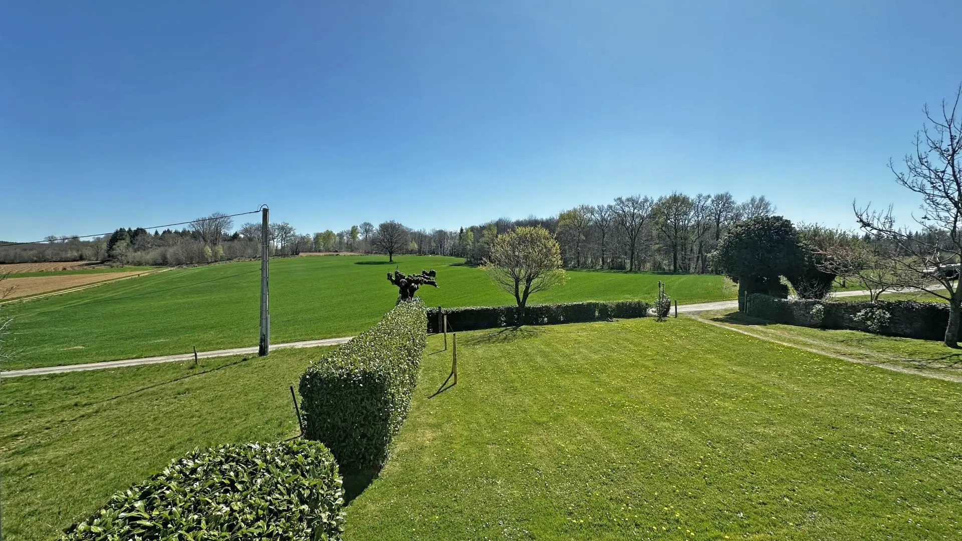 Gîte du Tigre à Saint Priest Ligoure en Haute-Vienne (Nouvelle Aquitaine) - vue de la chambre_22