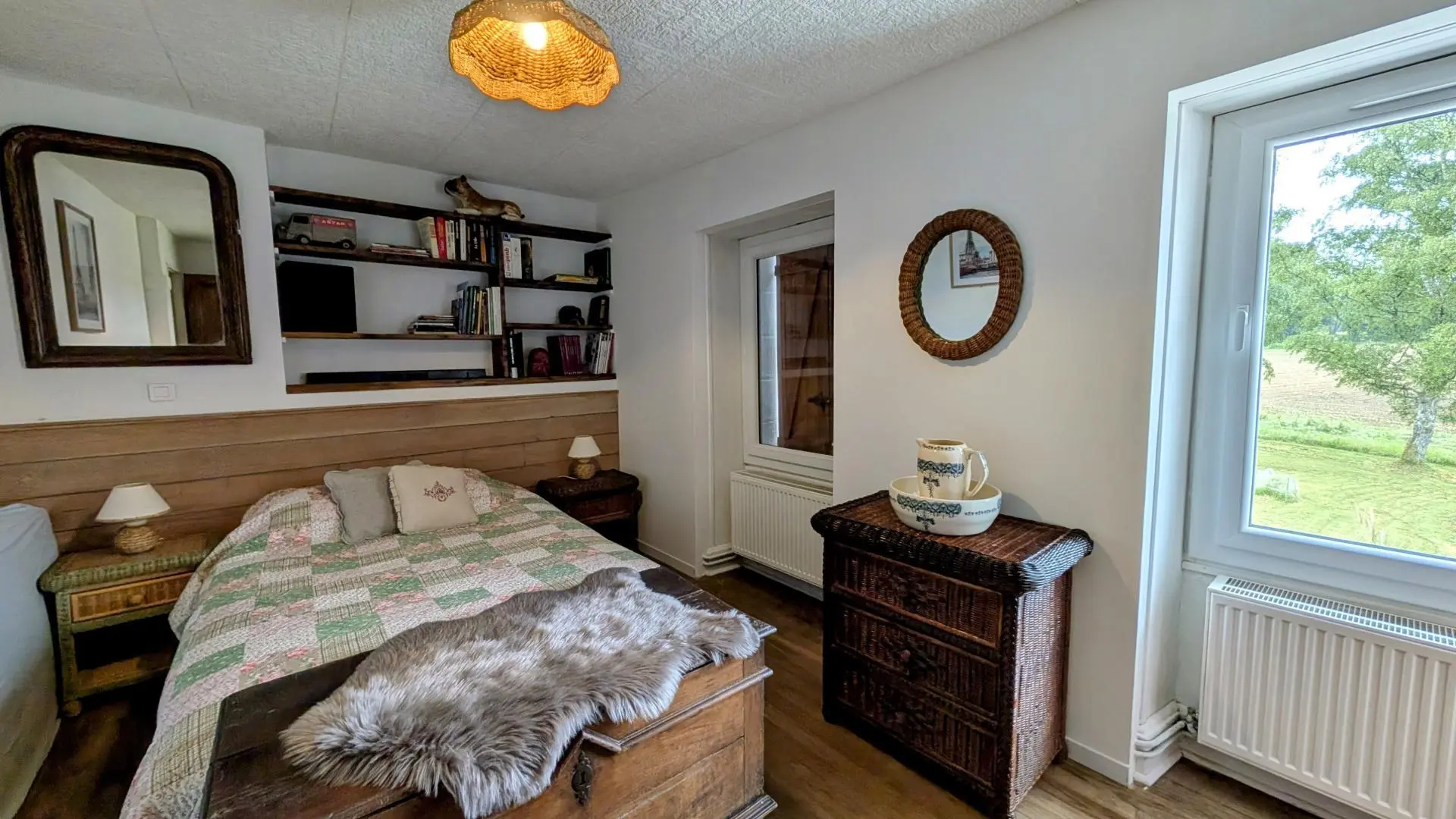 Gite du Clos du Got à Saint Yrieix La Perche en Haute-Vienne - la chambre de l'étage_12