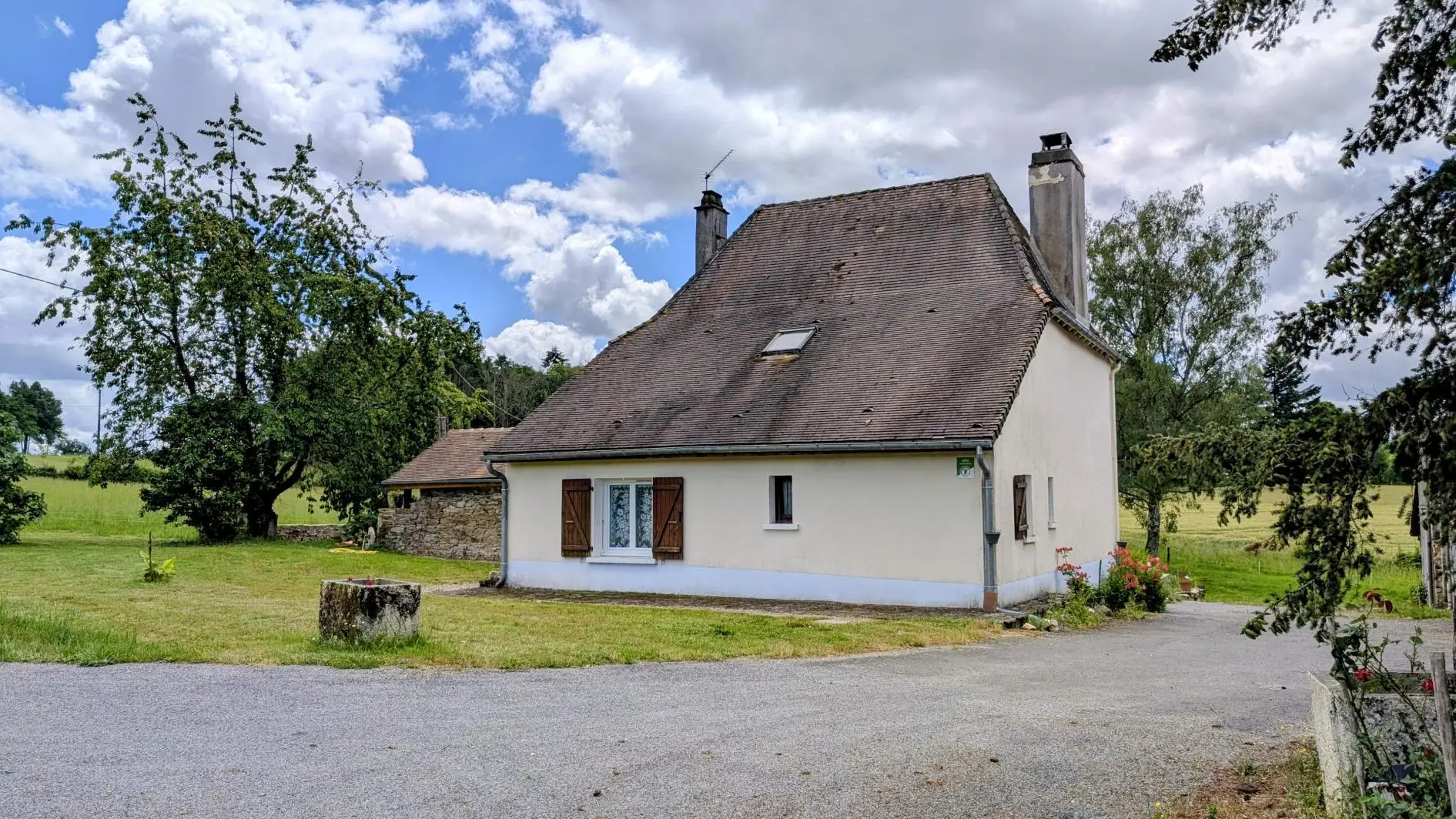 Gite du Clos du Got à Saint Yrieix La Perche en Haute-Vienne - arrivée au gîte_24