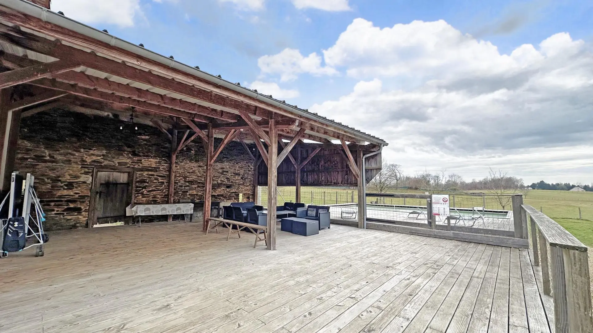 Gîte de la Châtaigneraie à Saint Yrieix La Perche en Haute-Vienne (Nouvelle Aquitaine)_3