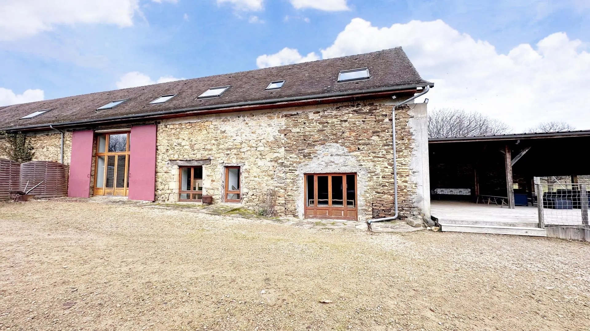 Gîte de la Châtaigneraie à Saint Yrieix La Perche en Haute-Vienne (Nouvelle Aquitaine)_2