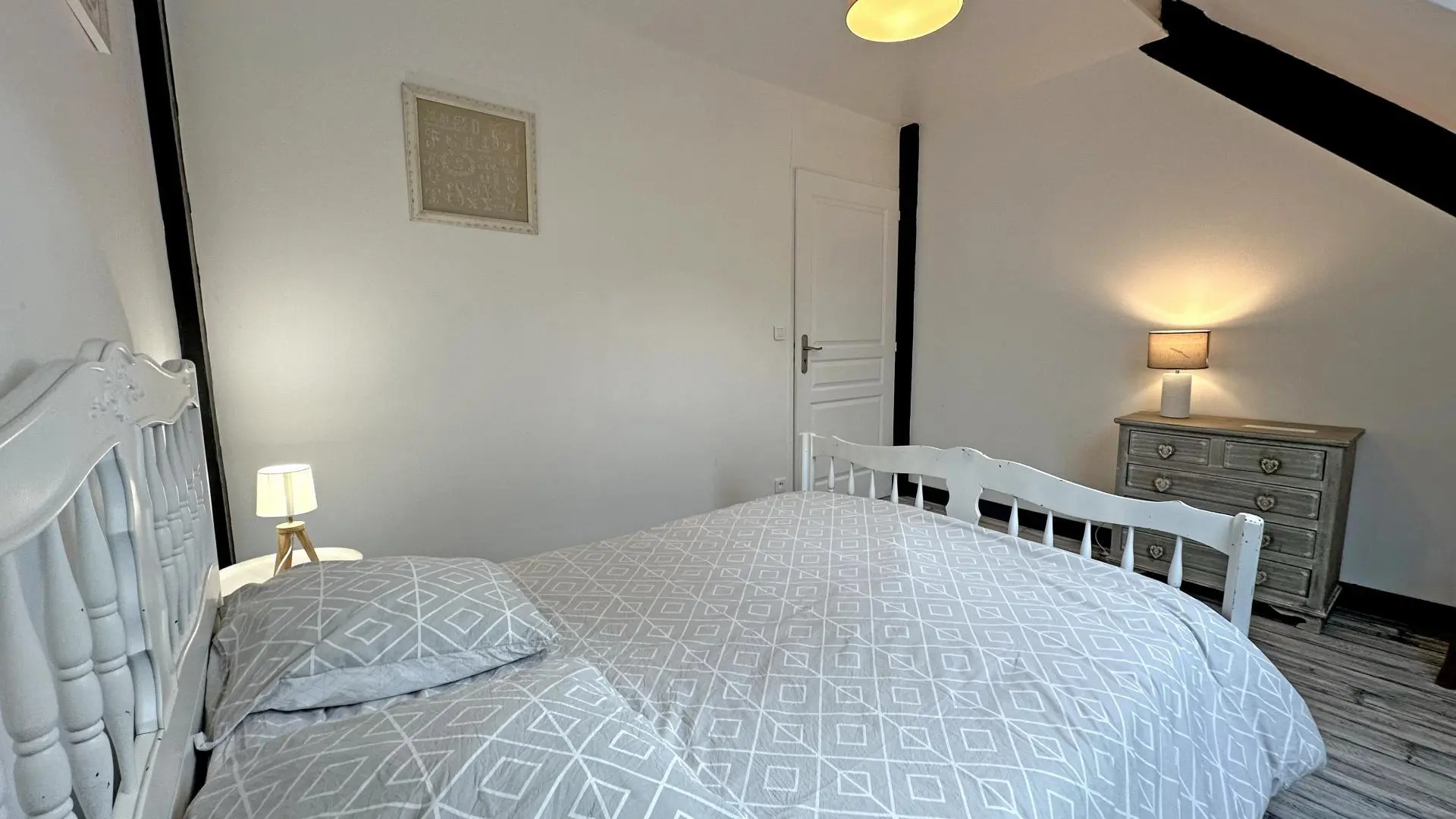 Gîte de la Châtaigneraie à Saint Yrieix La Perche en Haute-Vienne (Nouvelle Aquitaine) - chambre 2_32