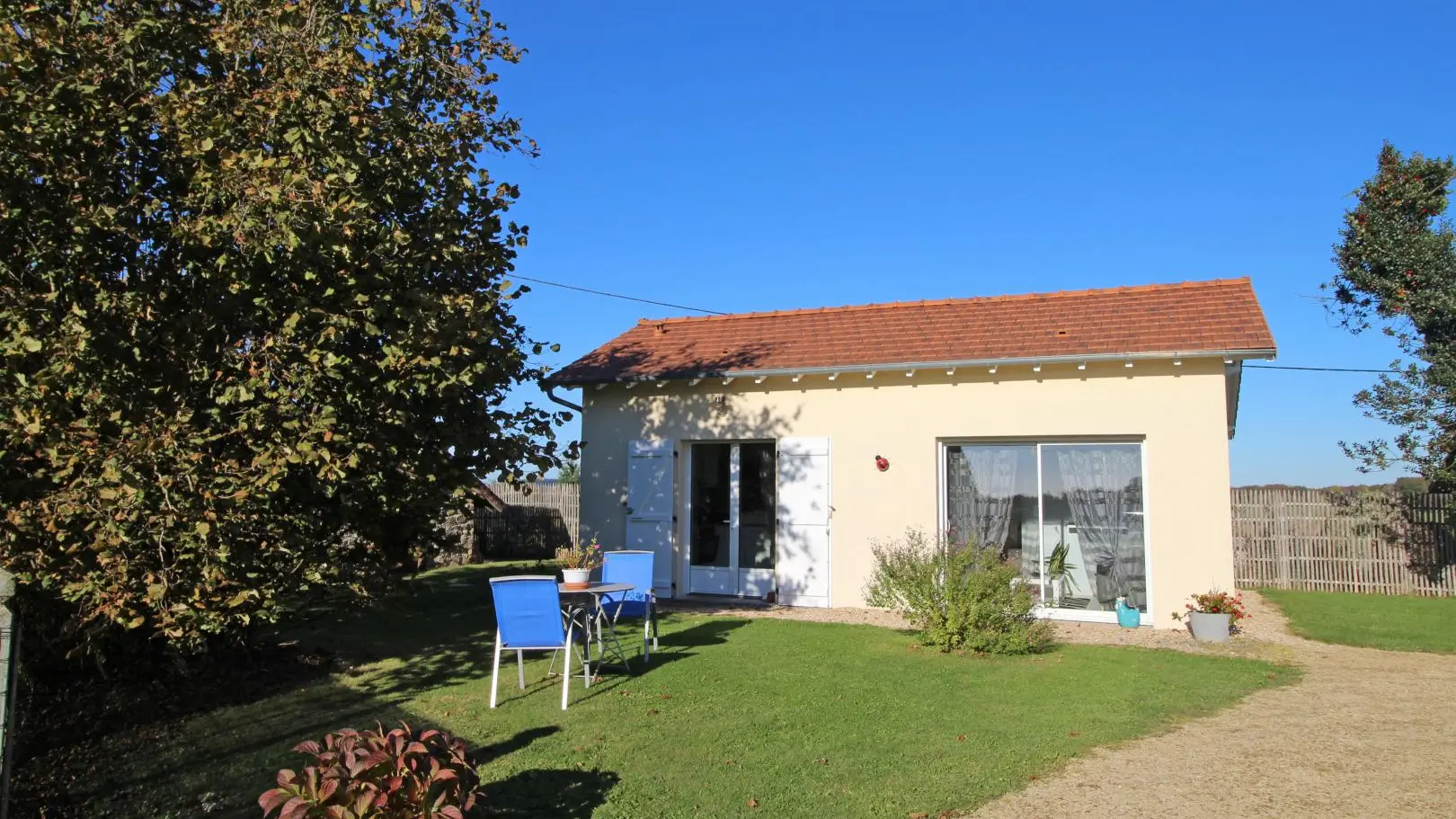 Gîte la noisetière à papesoleil sur la commune de Saint Yrieix la Perche en Haute-Vienne (limousin)_2