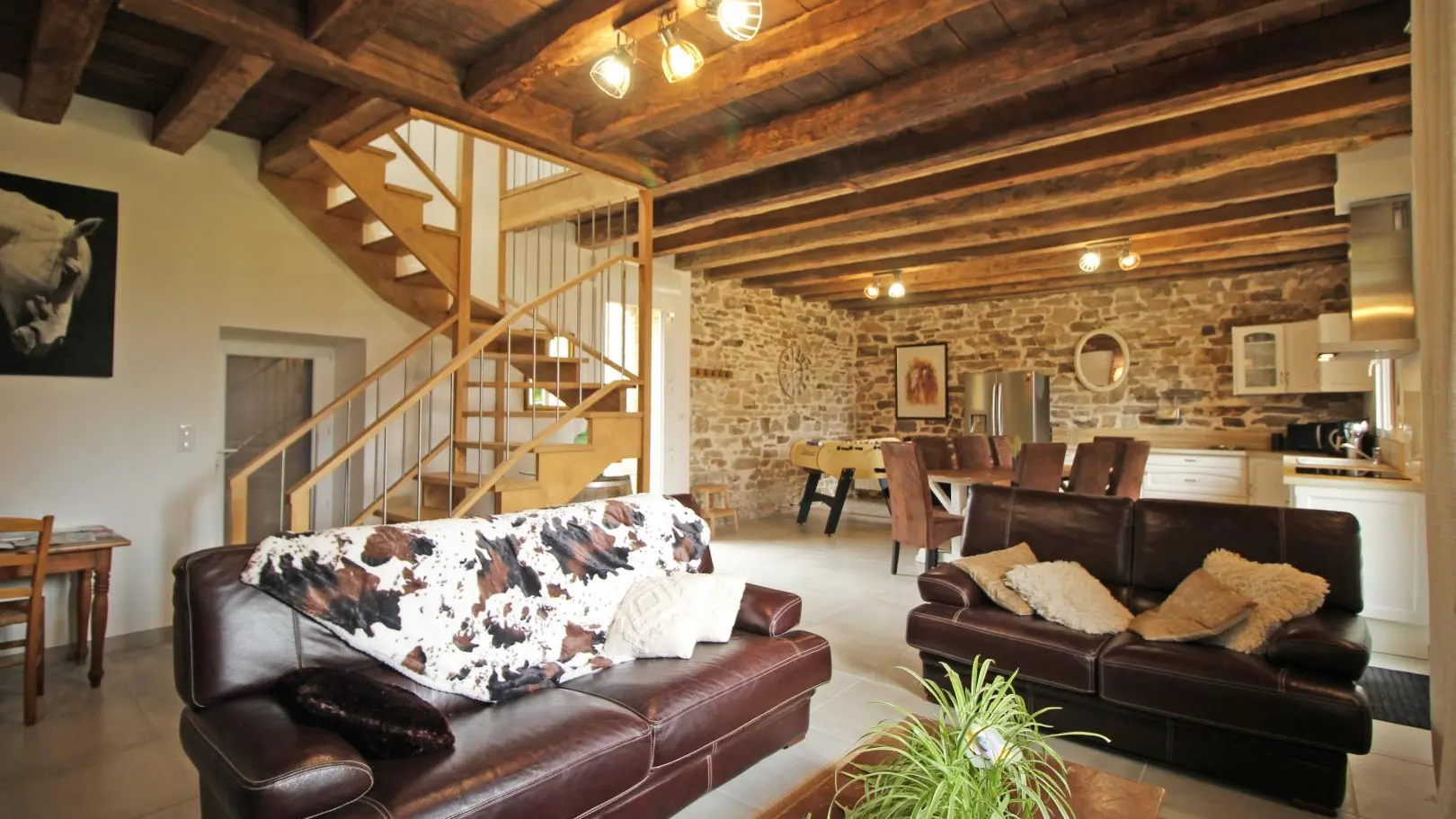 Gîte 'La réserve' à Saint Yrieix la Perche en Haute-Vienne (Nouvelle Aquitaine) 
LE SALON_17