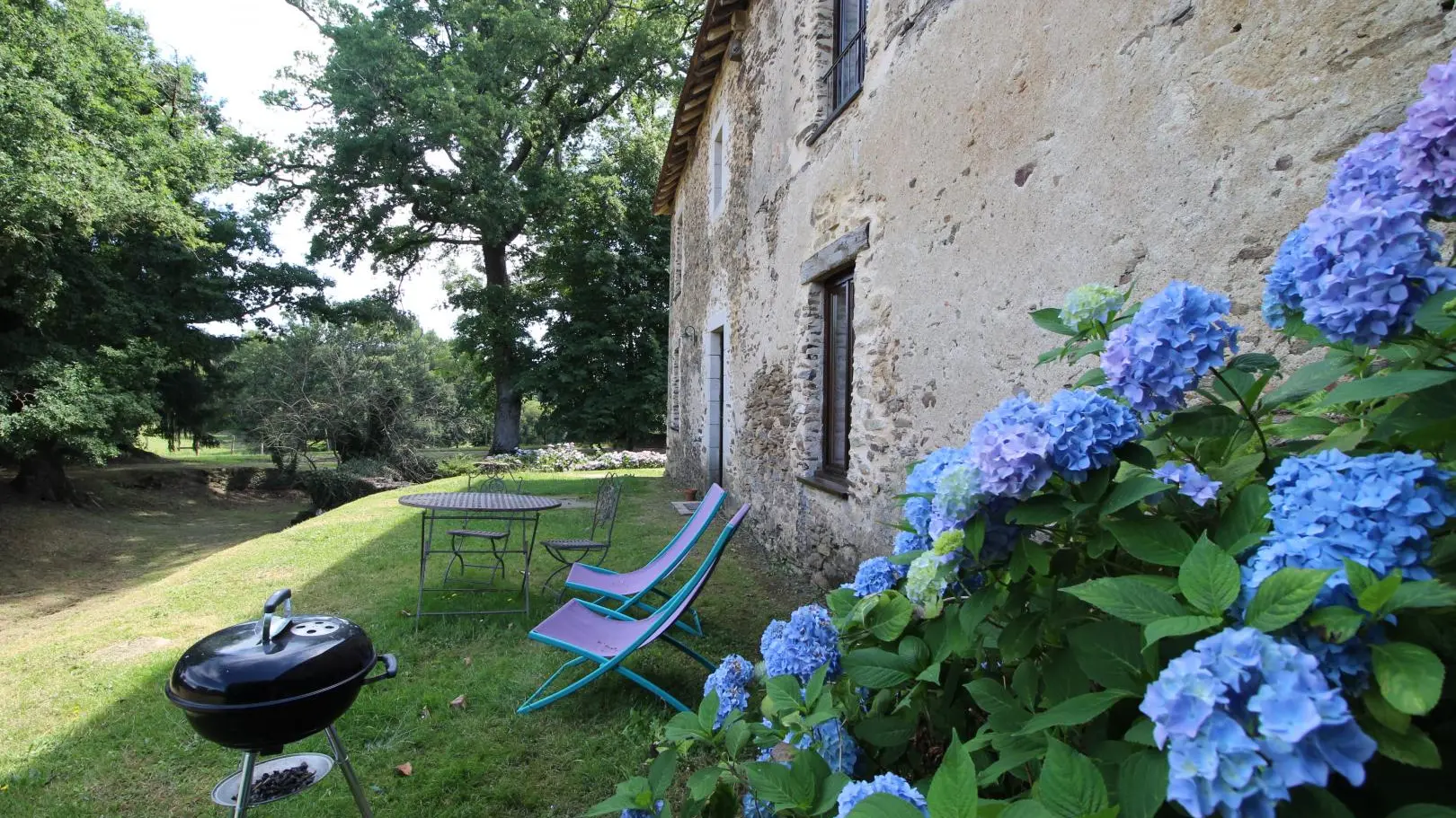 Le vieux château à Vicq sur Breuilh en Haute-Vienne (Nouvelle Aquitaine)_36