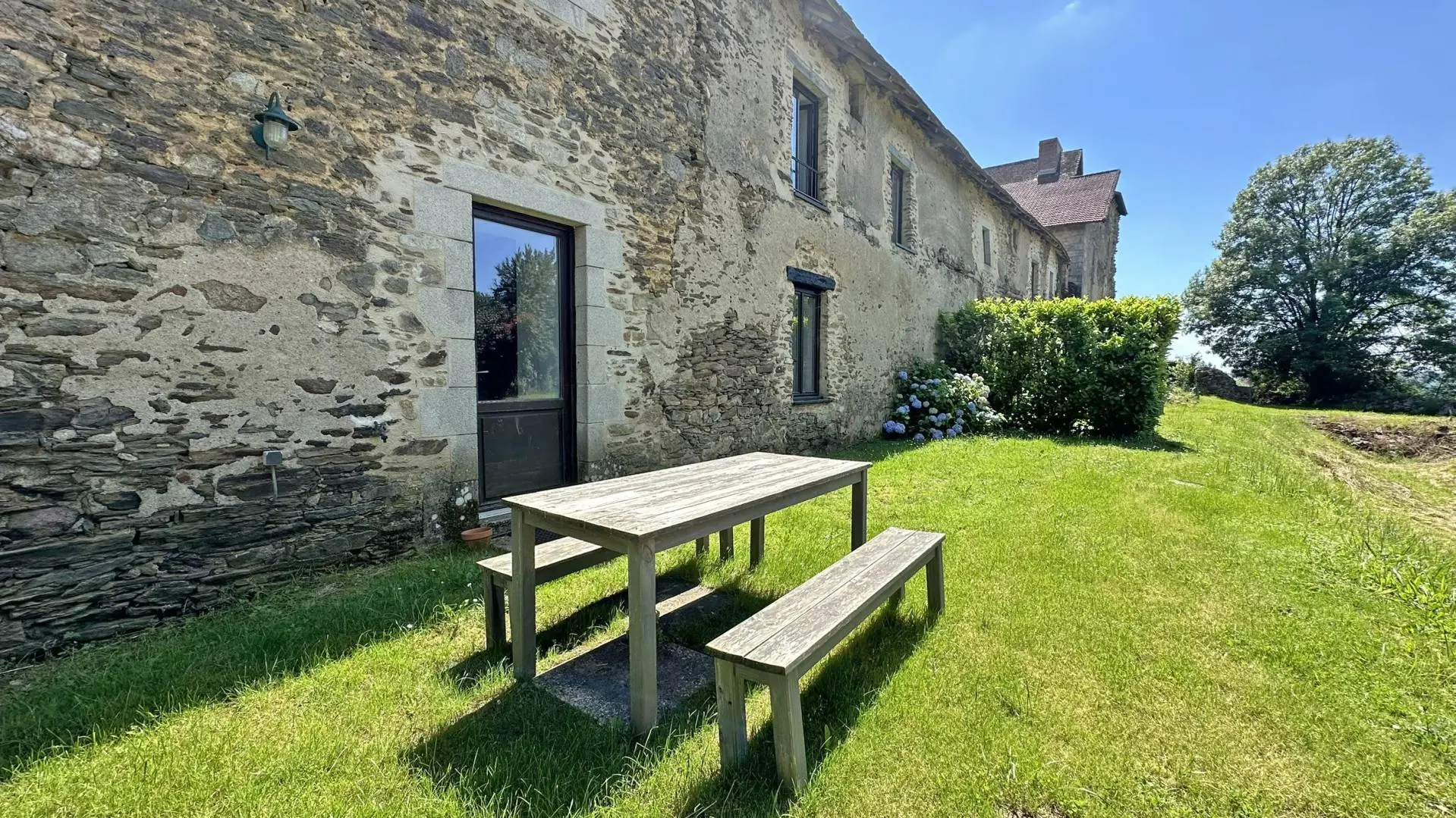 Le vieux château à Vicq sur Breuilh en Haute-Vienne (Nouvelle Aquitaine)_32