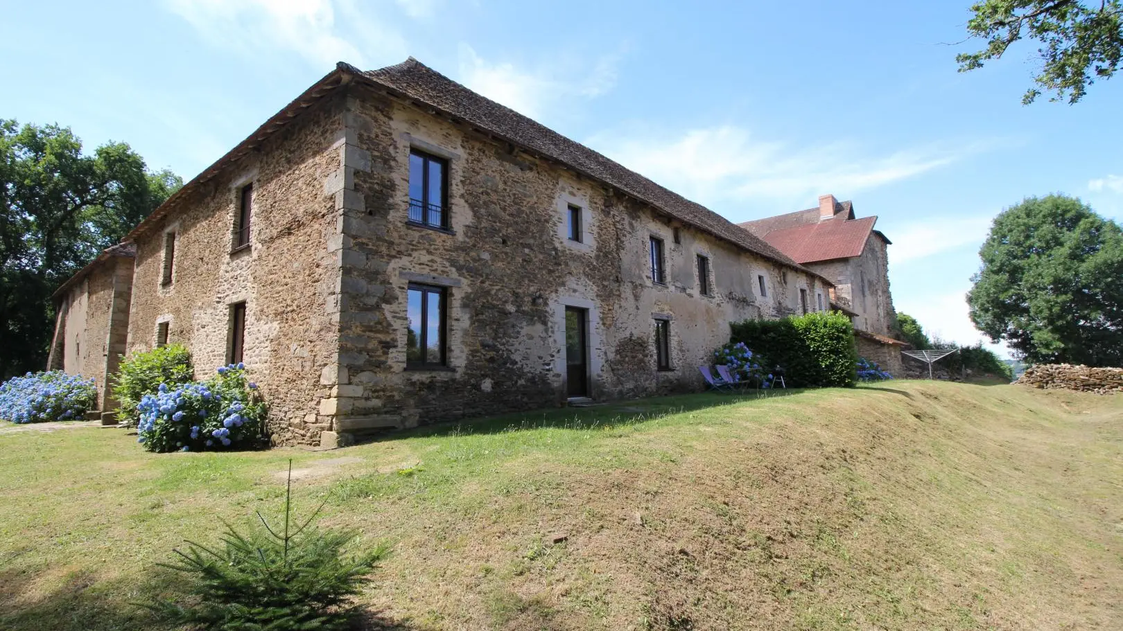 Le vieux château à Vicq sur Breuilh en Haute-Vienne (Nouvelle Aquitaine)_37