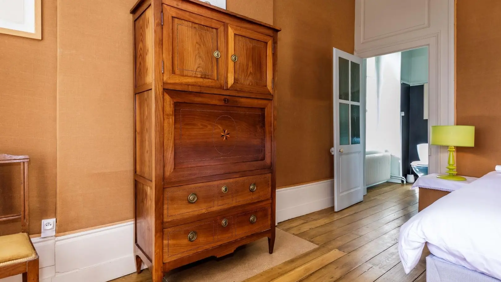 Le Petit Château à Vicq sur Breuilh en Haute-Vienne (Nouvelle Aquitaine) - Chambre Peyroux_32