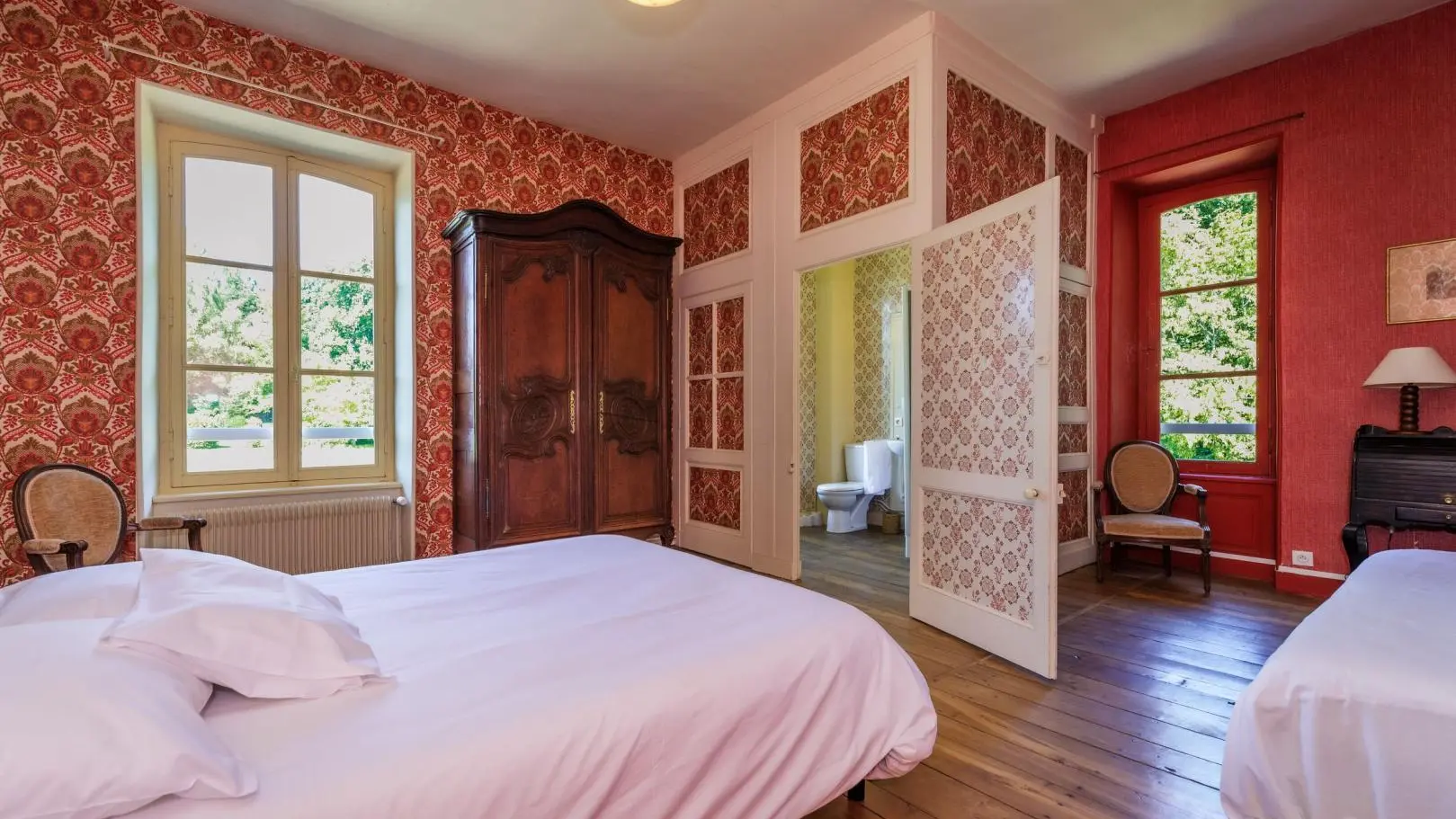 Le Petit Château à Vicq sur Breuilh en Haute-Vienne (Nouvelle Aquitaine) - Chambre Iberia_45