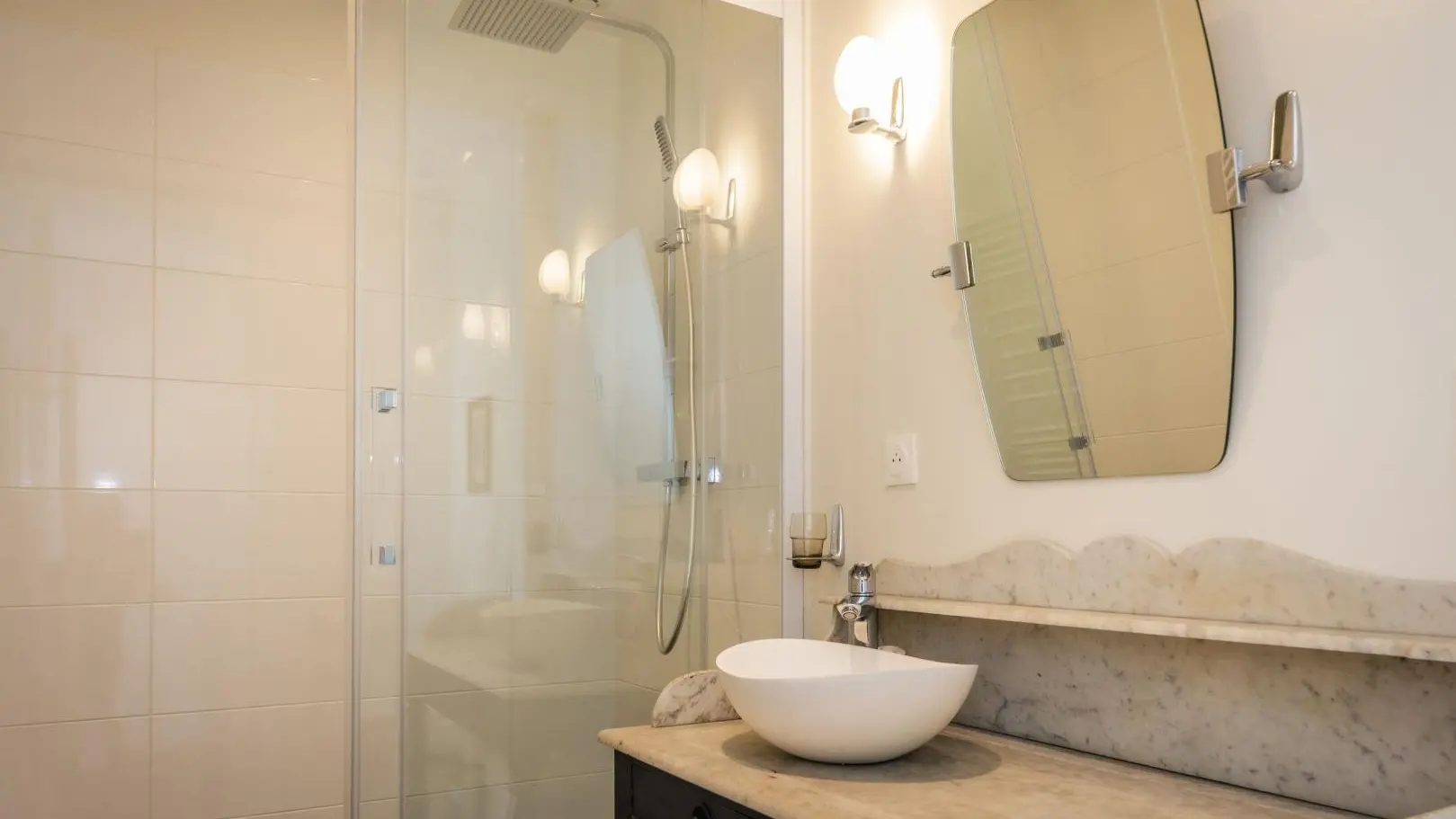 Le Petit Château à Vicq sur Breuilh en Haute-Vienne (Nouvelle Aquitaine) - Chambre Sabourdy_39