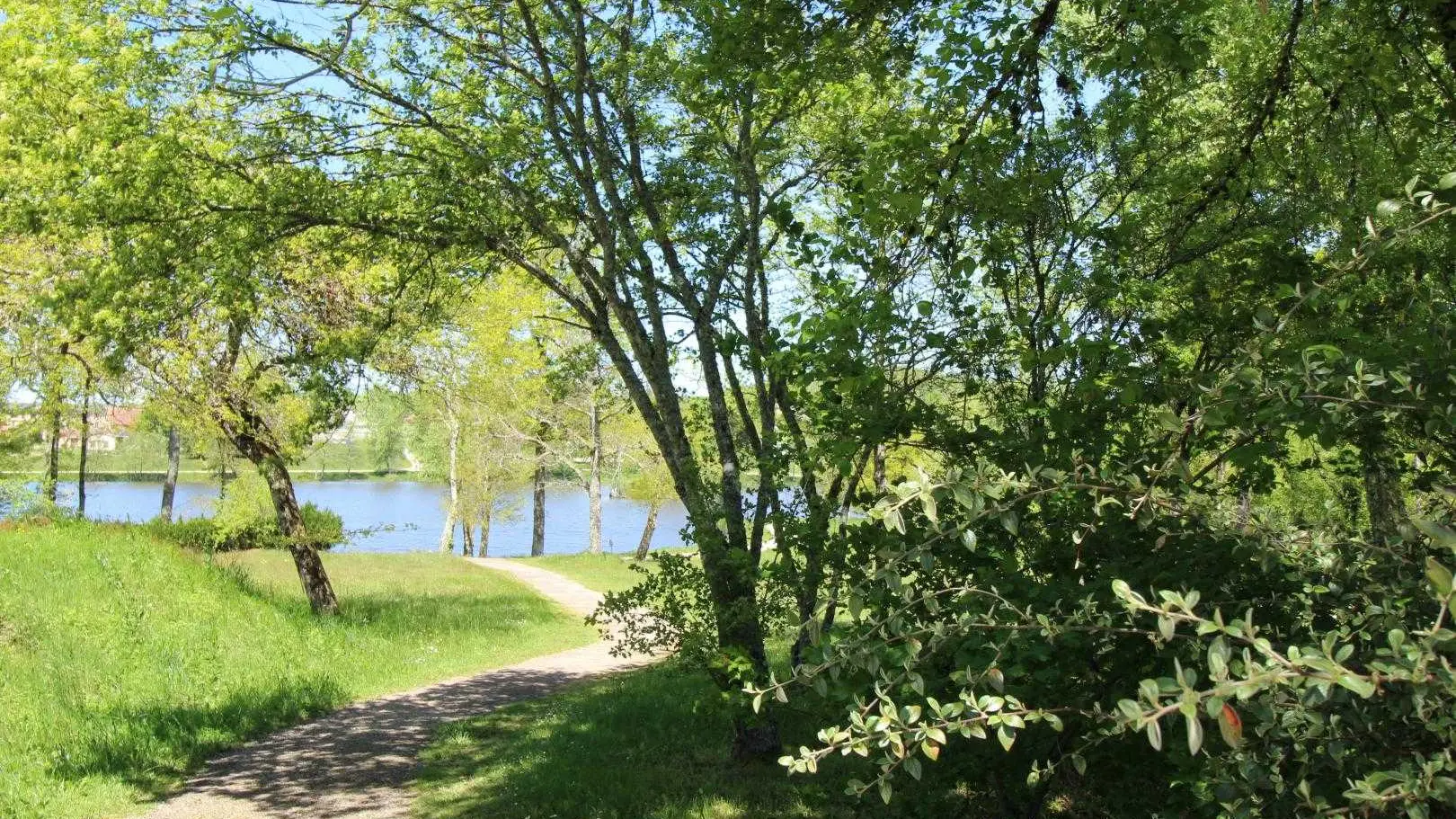 Gite Royer - Etang de La Roche à Meuzac en Haute-Vienne (Limousin)_3