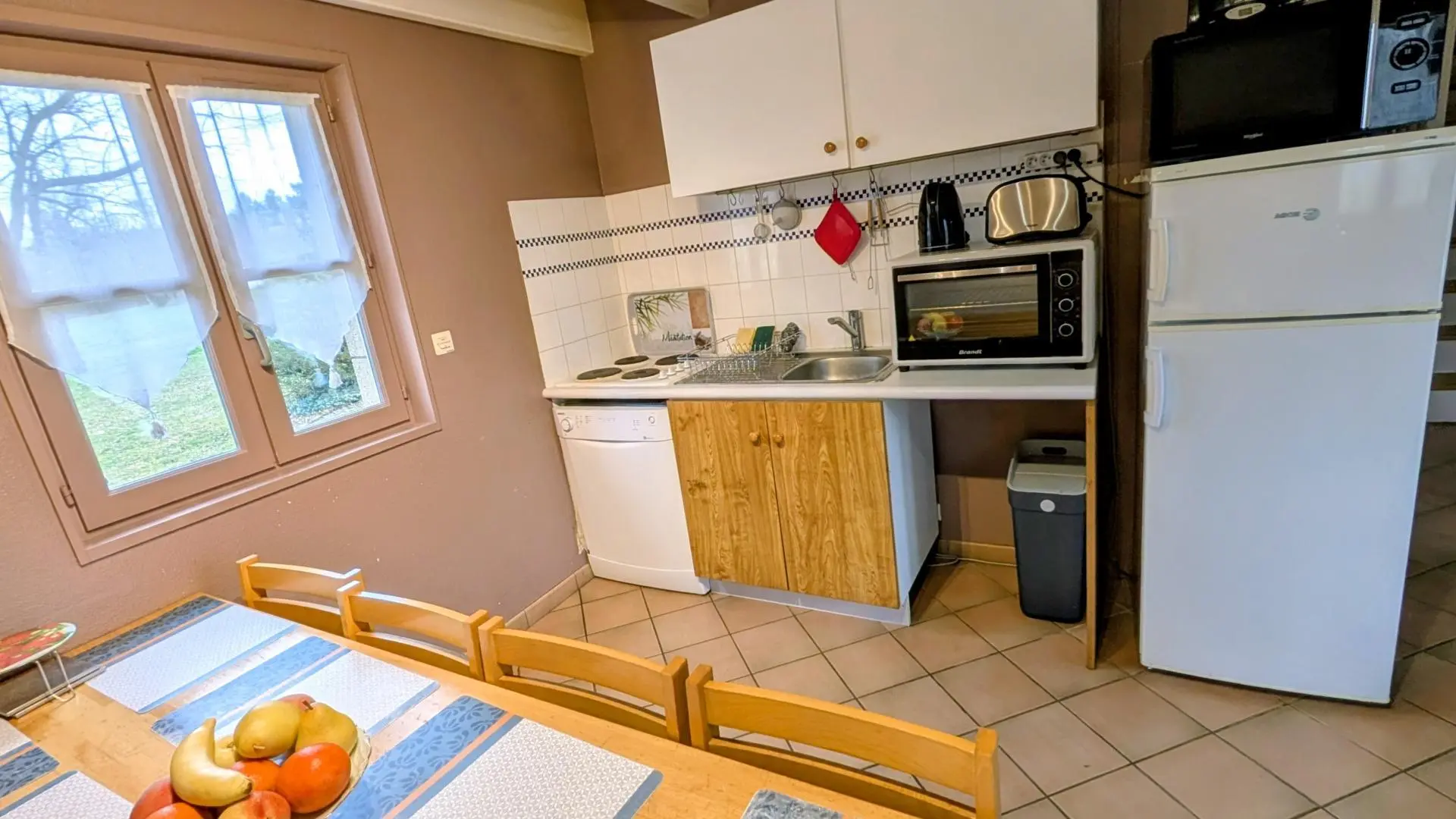 Gite Chavagnac - Etang de La Roche à Meuzac en Haute-Vienne (Limousin)- cuisine ouverte_7