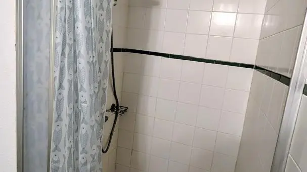 Gîte Basse Roche à Meuzac en Haute-Vienne - Limousin - salle d'eau_8