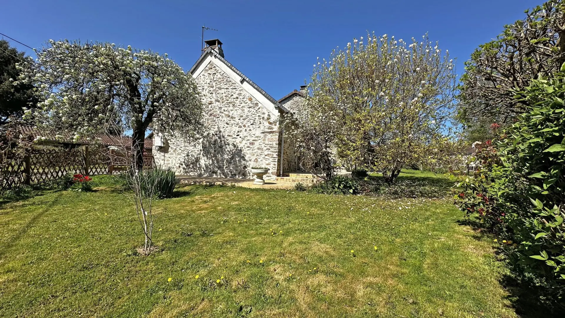 Gîte de Fayollas à Bussière-Galant en Haute-Vienne (Nouvelle Aquitaine)_4