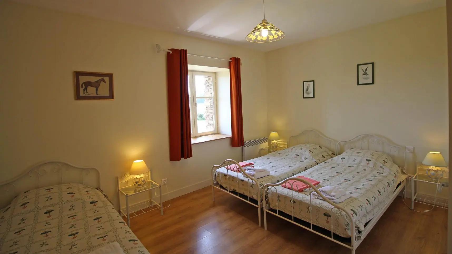 Gite La Feuillardière à Champagnac La Riviere en Haute-Vienne chambre en haut_33