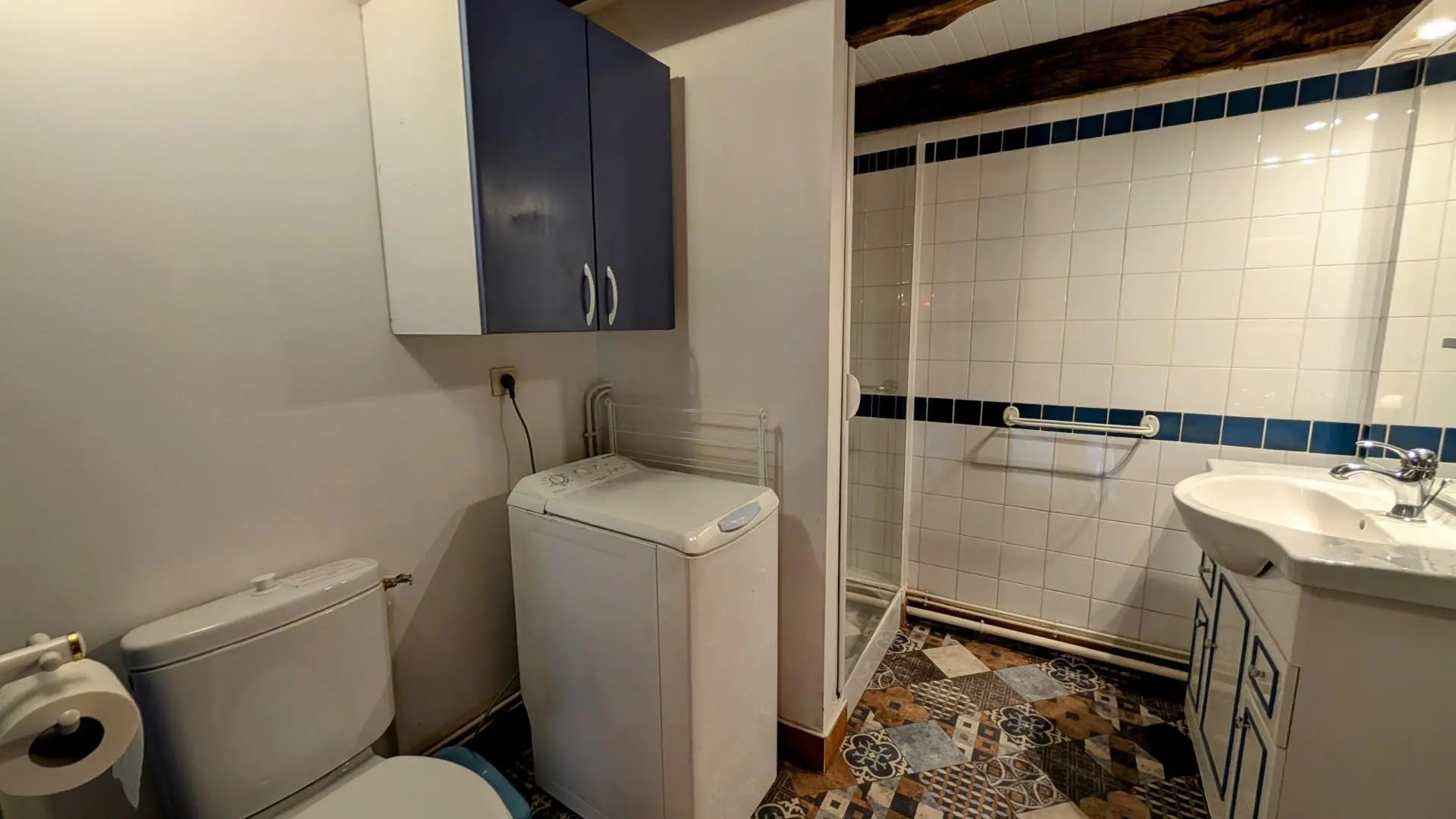 Gite du Canal à Brie, commune de Champagnac La Riviere en Haute-Vienne - salle d'eau et wc rez de chaussée_11