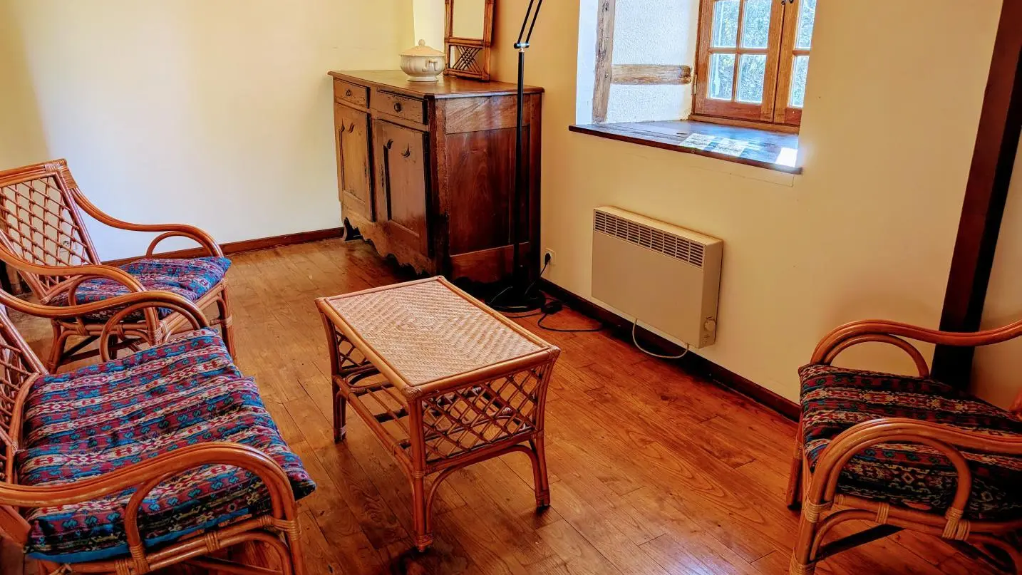 Gite Le Pressoir à Champagnac La Riviere en Haute-Vienne - salon 1er étage_7