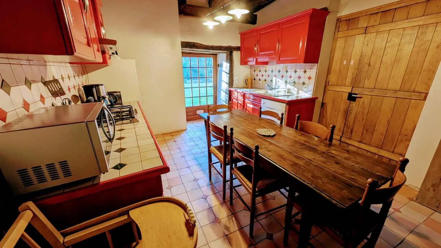 Gite Le Pressoir à Champagnac La Riviere en Haute-Vienne - cuisine_8