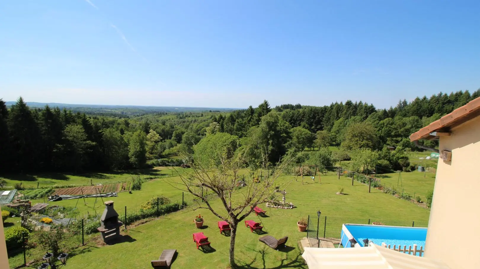 Gite Le Puyconnieux à Dournazac en Haute-Vienne (Nouvelle Aquitaine) - vue de la chambre_18