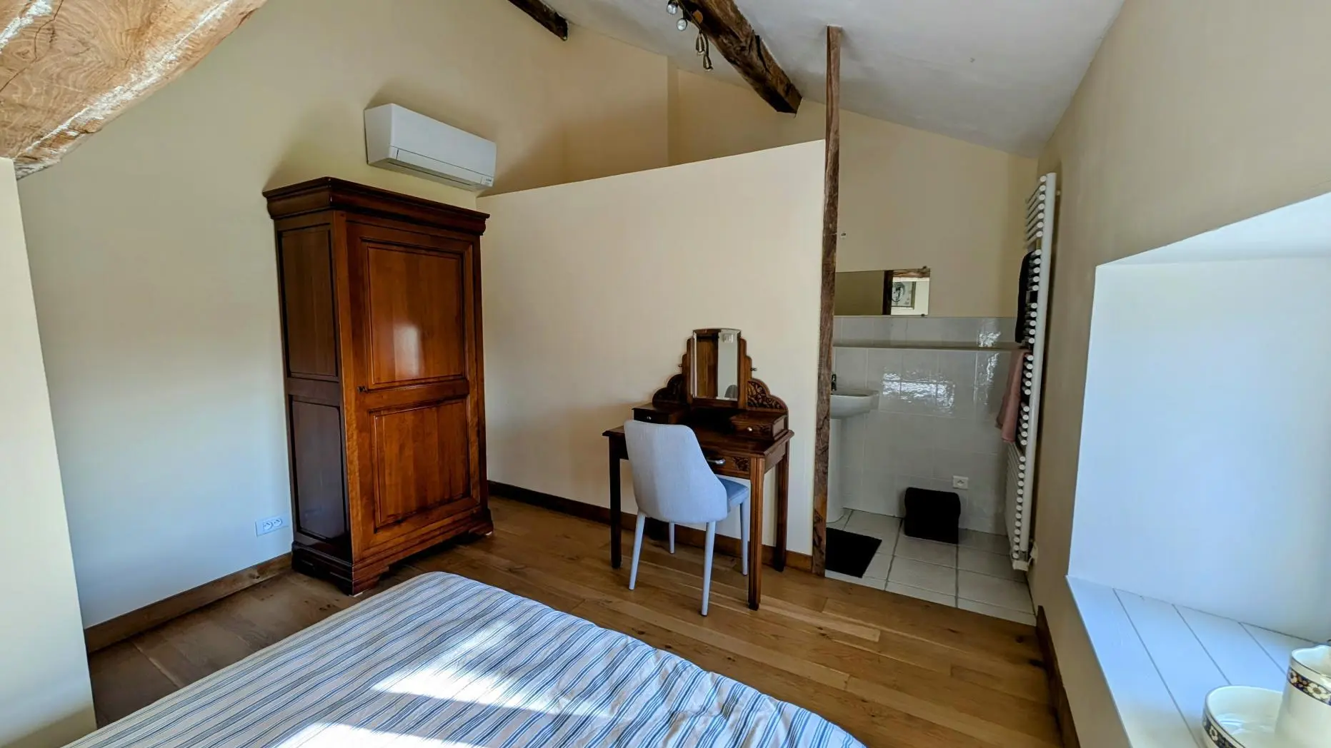 Gite de Belle Vue sur la commune de Dournazac en Haute-Vienne - Nouvelle Aquitaine - chambre 3_19
