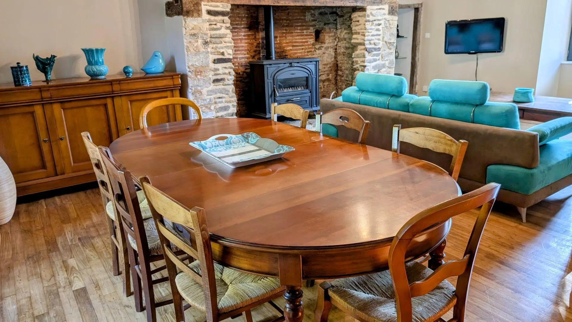 Gite de Belle Vue sur la commune de Dournazac en Haute-Vienne - Nouvelle Aquitaine - séjour salon_11