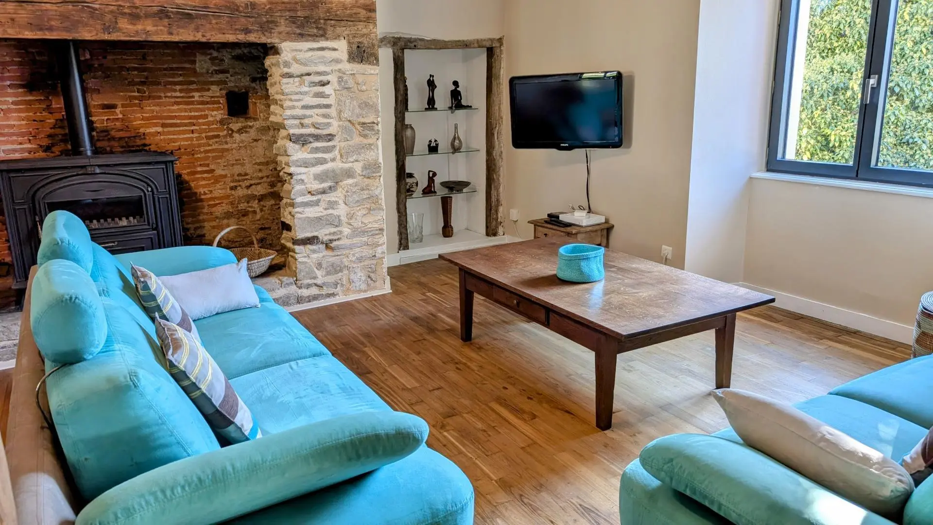 Gite de Belle Vue sur la commune de Dournazac en Haute-Vienne - Nouvelle Aquitaine - séjour salon_10