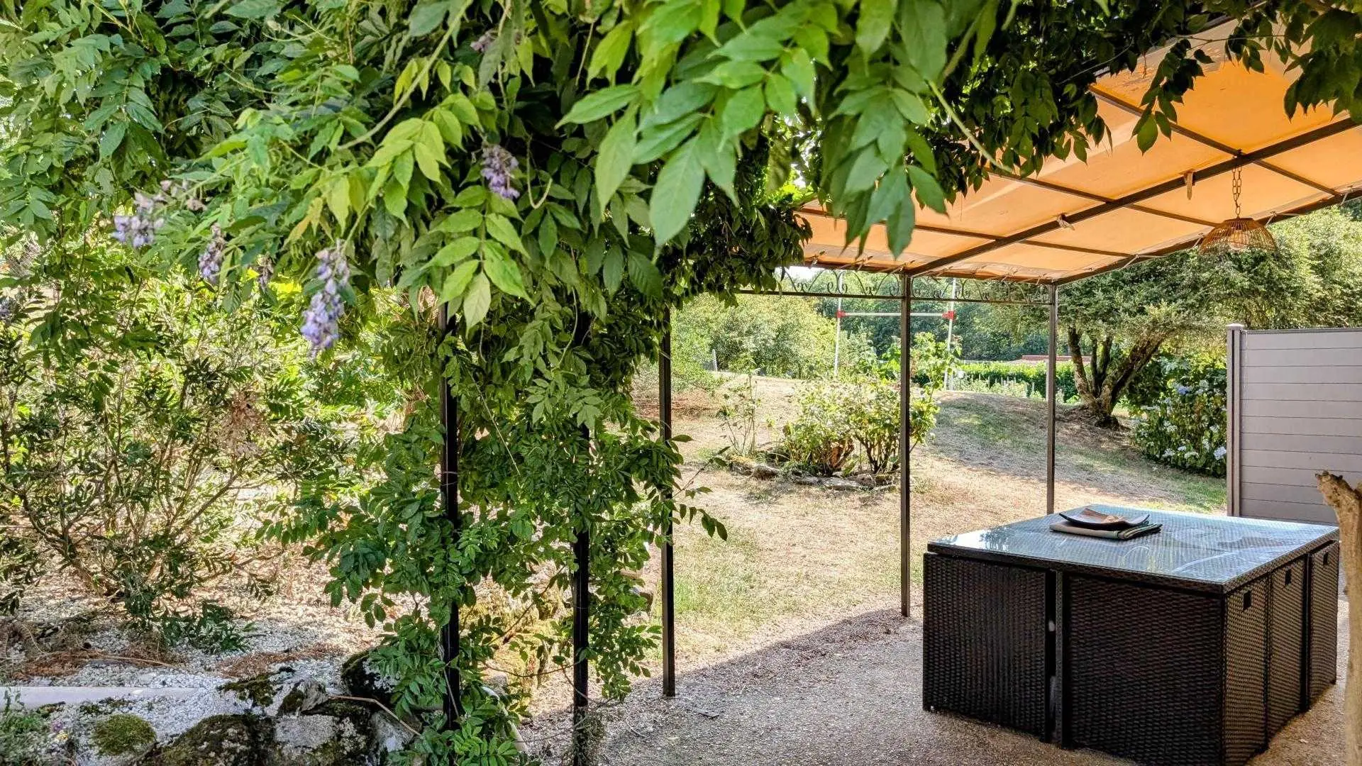 Gite de la Petite Lisonne - commune de Marval en Haute-vienne - Limousin - la terrasse_6