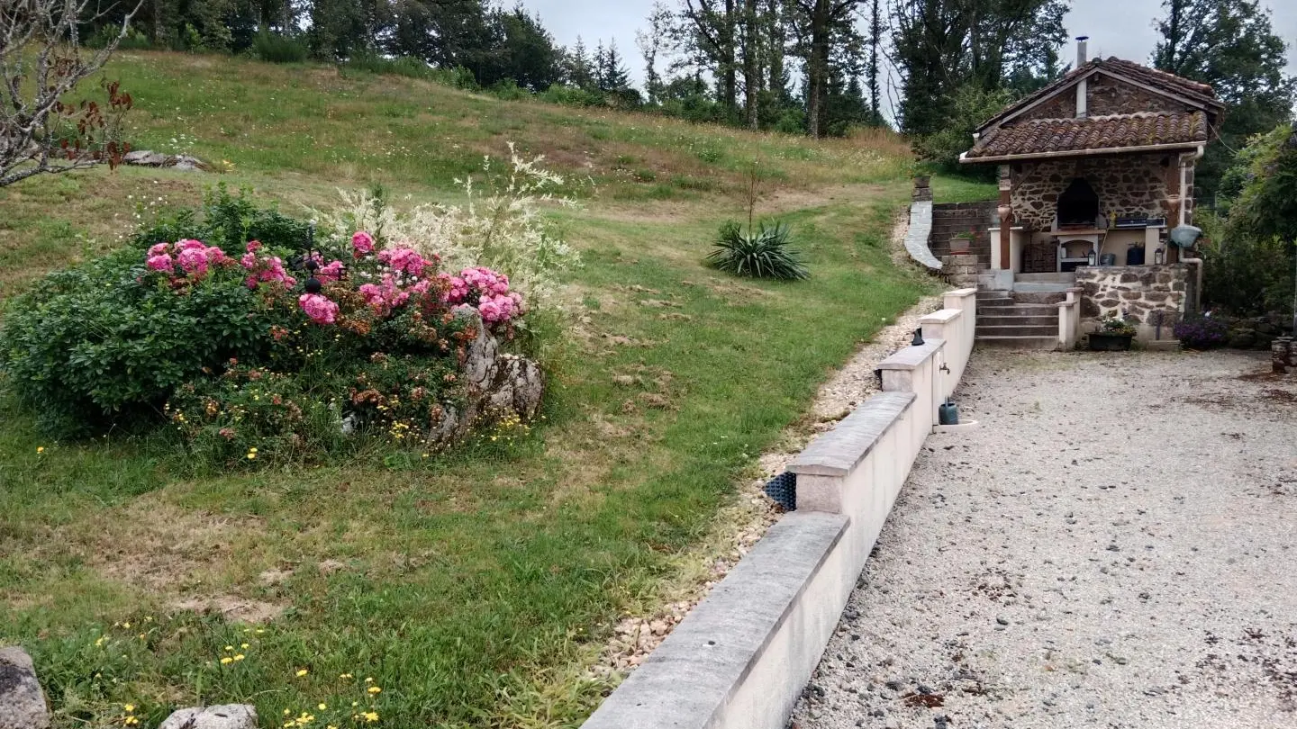Gite de la Petite Lisonne - commune de Marval en Haute-vienne - Limousin - vue sur l'étang _28