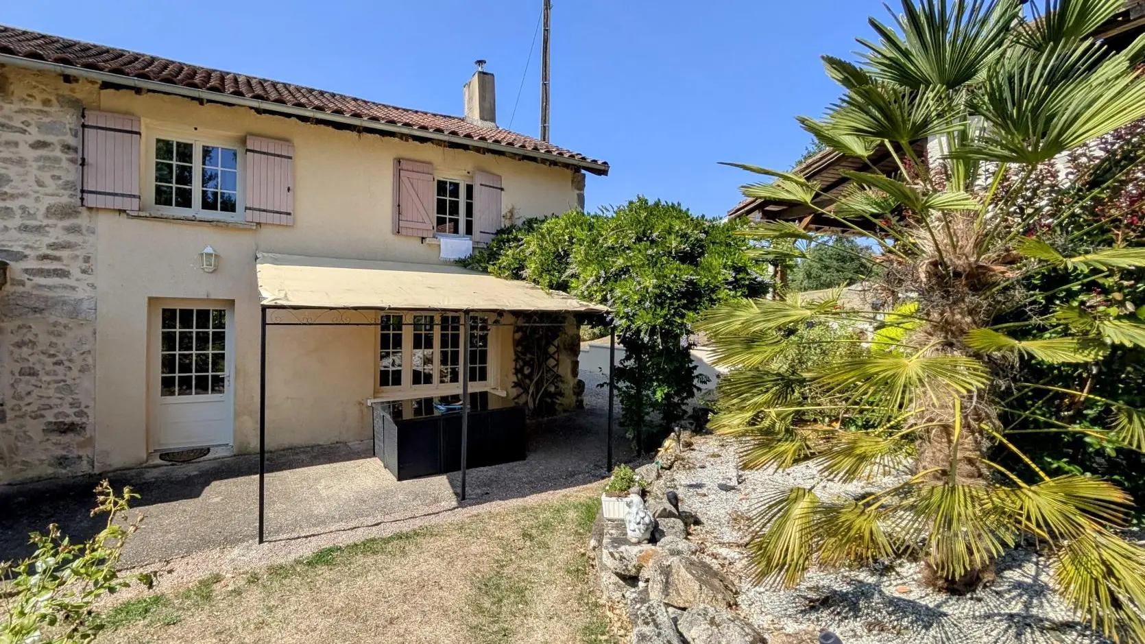 Gite de la Petite Lisonne - commune de Marval en Haute-vienne - Limousin - la terrasse_5