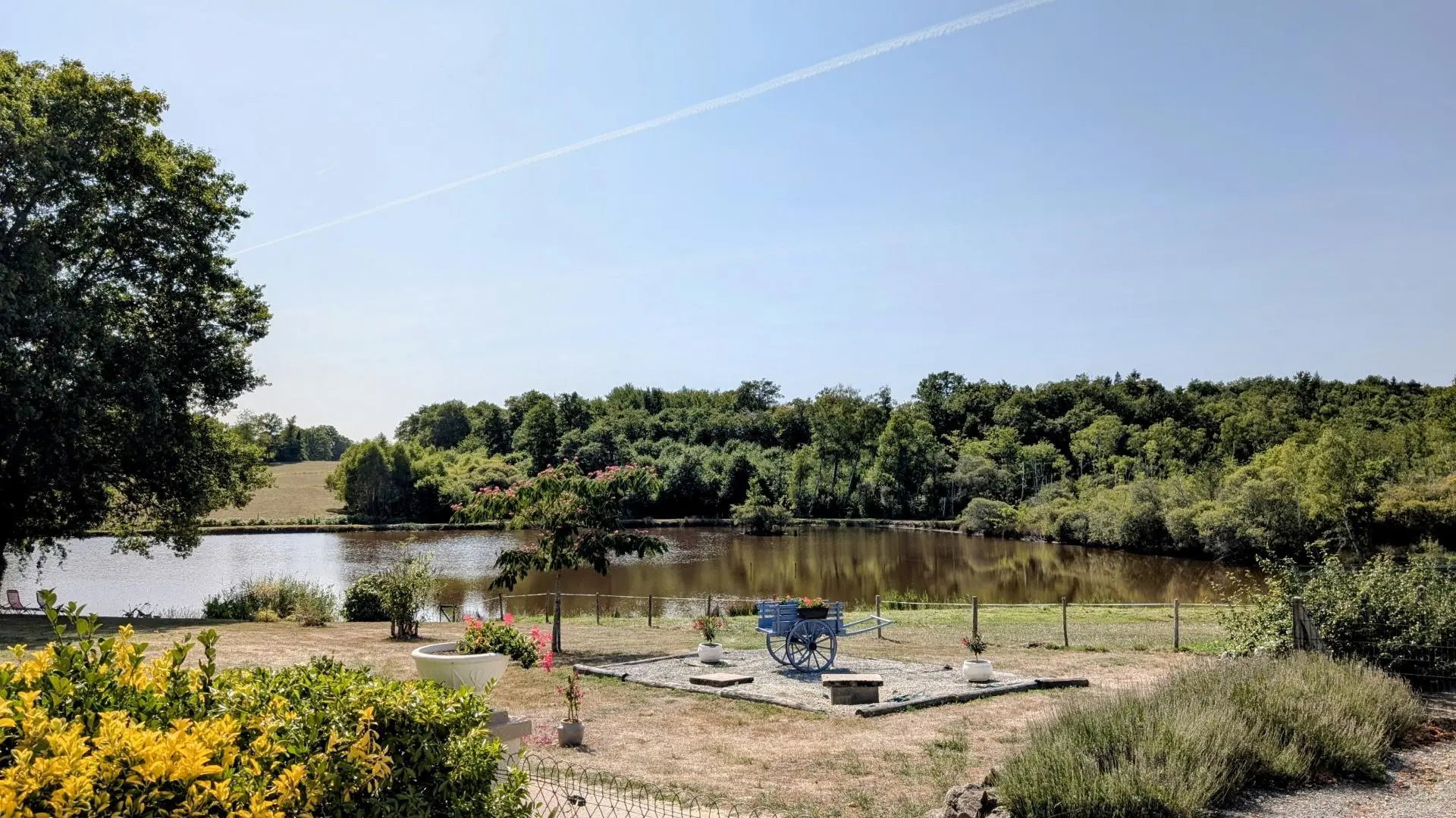 Gite de la Petite Lisonne - commune de Marval en Haute-vienne - Limousin - vue sur l'étang _33