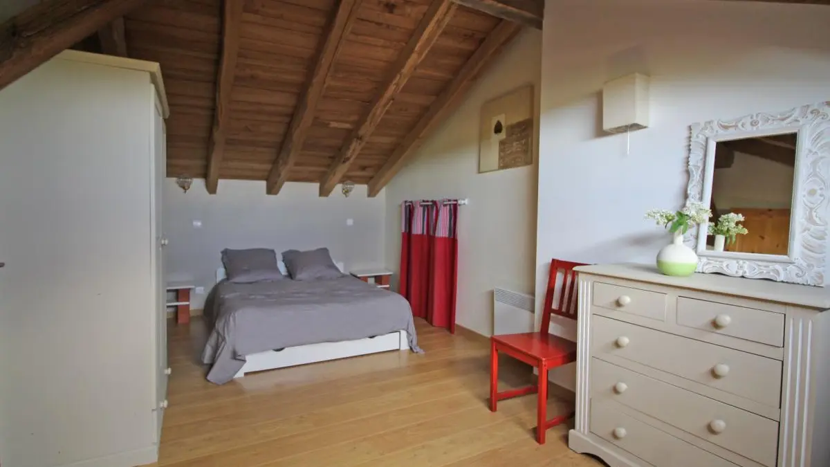 Gite  Lascaux à Saint Mathieu en Haute-Vienne (Limousin)- chambre 2 _14