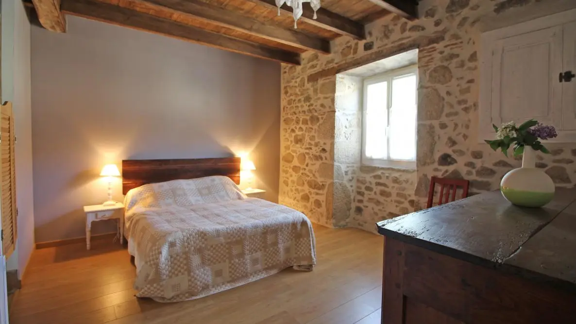 Gite  Lascaux à Saint Mathieu en Haute-Vienne (Limousin)- chambre 1 en rez-de-chaussée_11