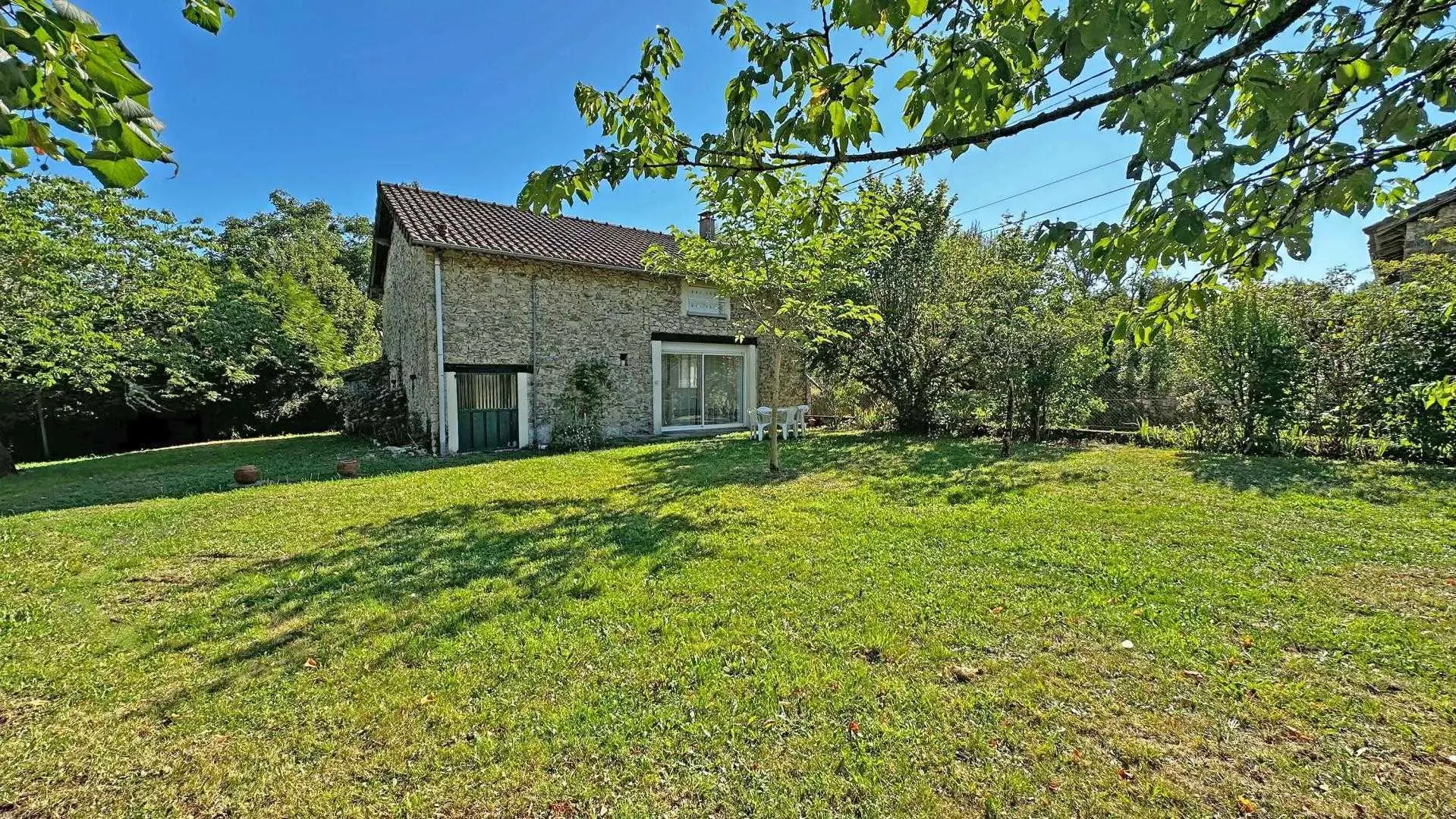 Gîte 'Neuville' à Saint-Mathieu en Haute-Vienne (Nouvelle Aquitaine)_2
