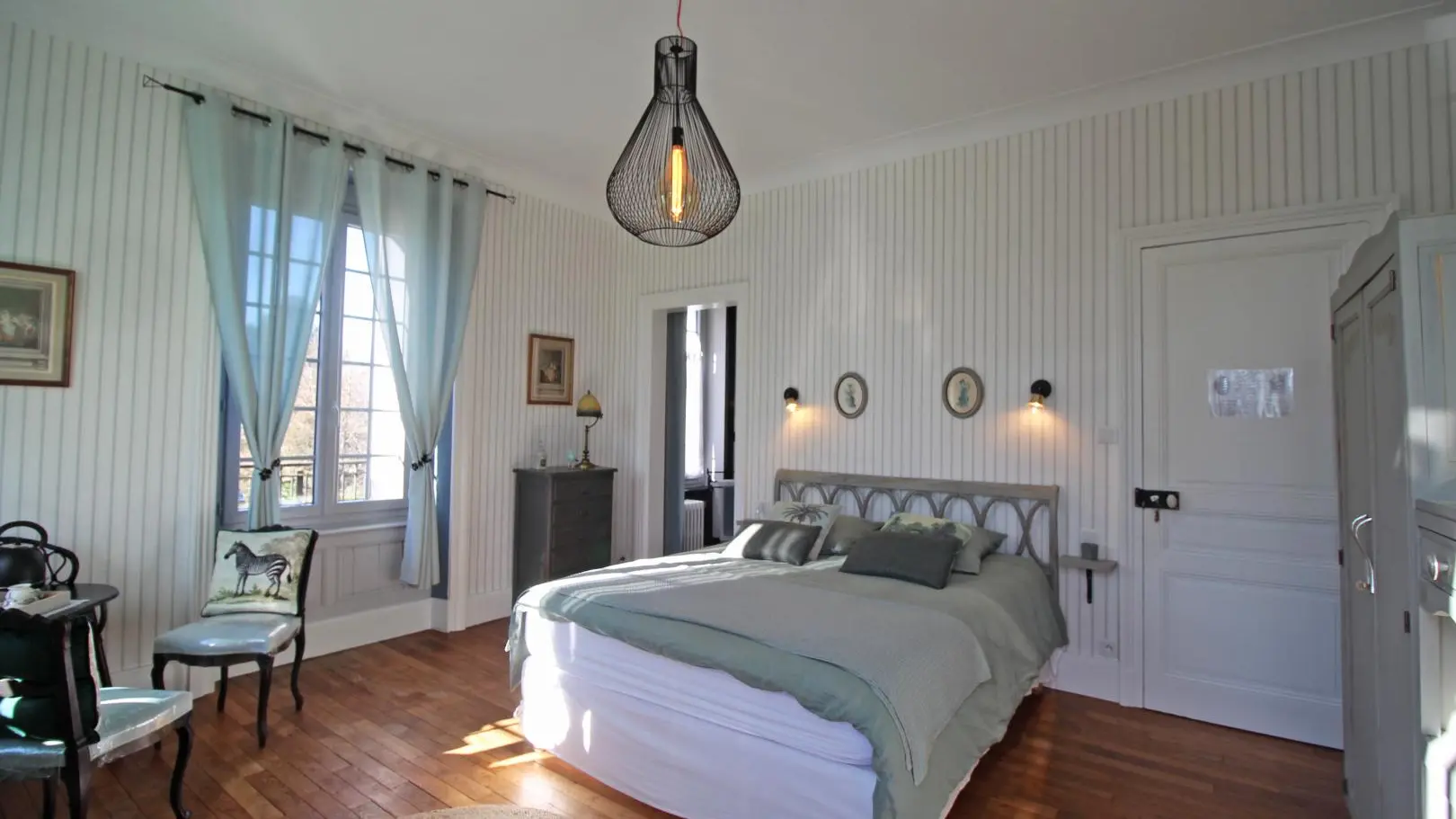 Chambre d'hôtes Au fil du temps à châlus - chambre Belle Epoque_7