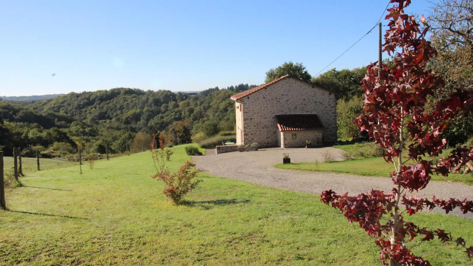 Gîtes de France La Chaudière à St Auvent, Haute Vienne, l'arrivée au gîte_26