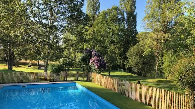 Vue sur la piscine_1