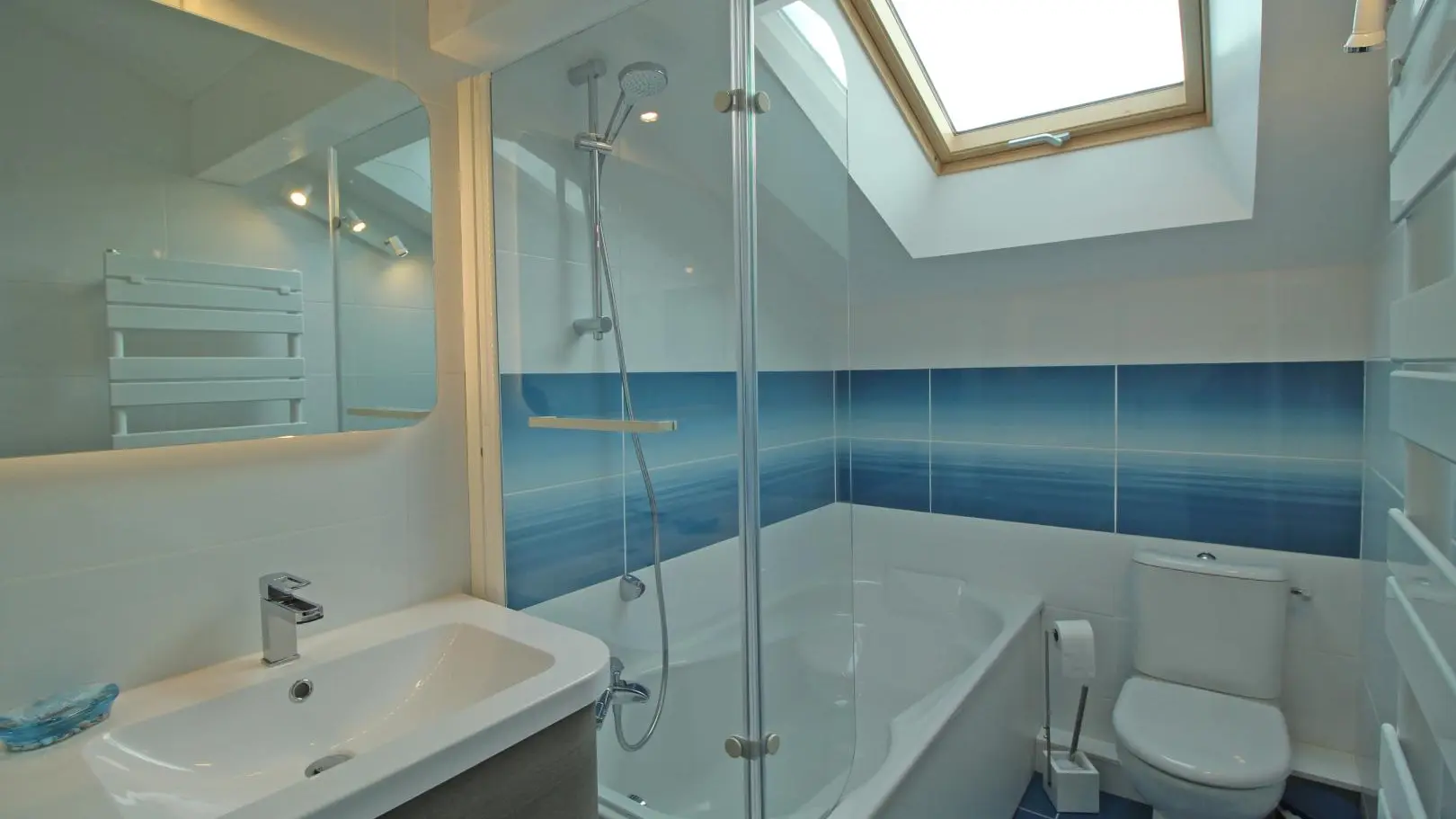 Le gîte de La Maison Neuve à Saint Priest sous Aixe en Haute-Vienne (Nouvelle Aquitaine) - salle d'eau_30