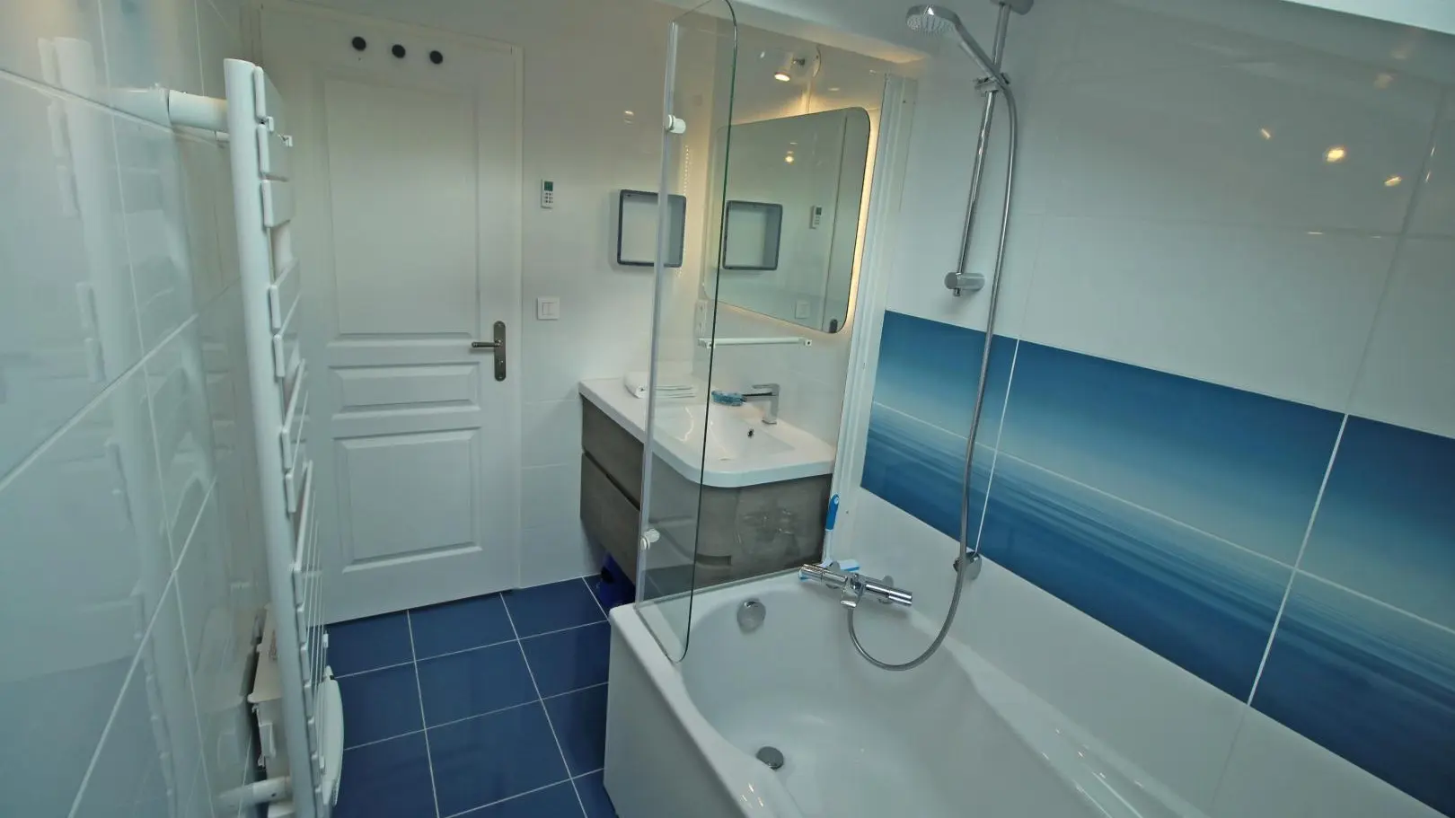 Le gîte de La Maison Neuve à Saint Priest sous Aixe en Haute-Vienne (Nouvelle Aquitaine) - salle d'eau_31