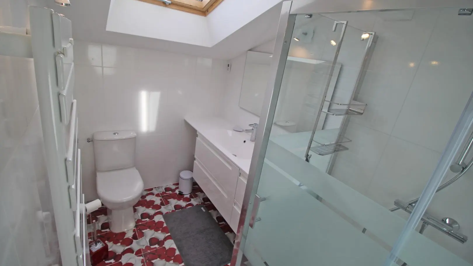 Le gîte de La Maison Neuve à Saint Priest sous Aixe en Haute-Vienne (Nouvelle Aquitaine) - salle d'eau_23