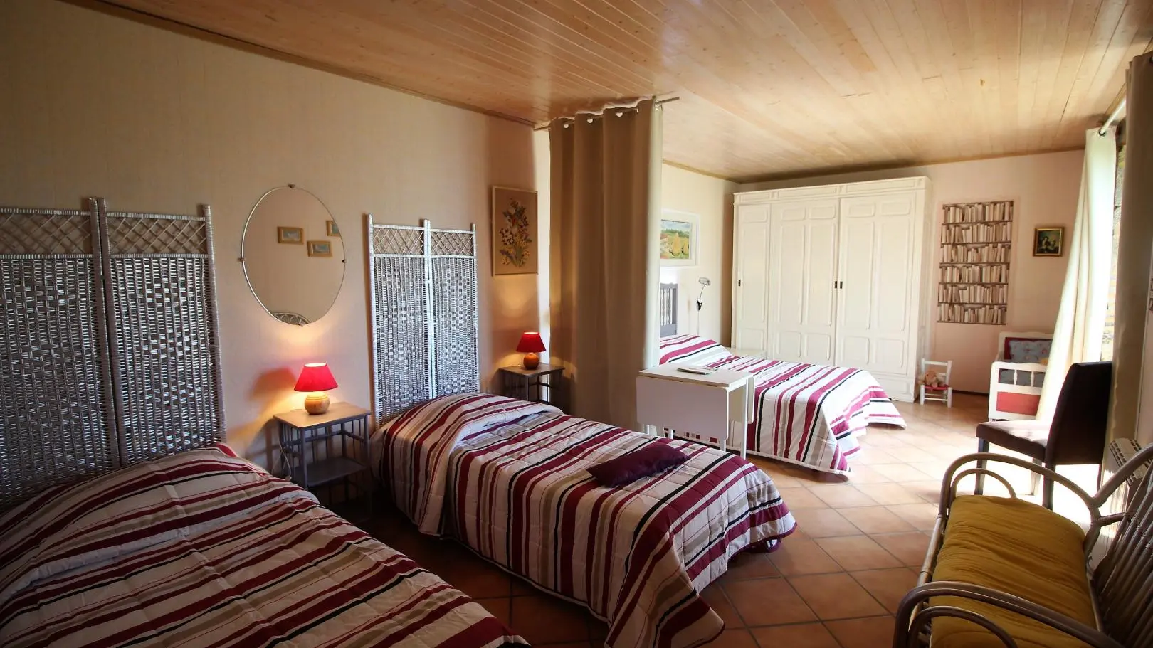 Chambre d'hôtes La Chapelle Blanche à Saint Victurnien  en Haute-Vienne (Limousin), la chambre_12