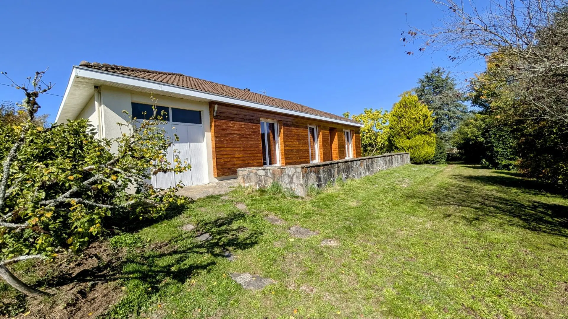gite de la Maison du cèdre à Bonnac La Cote en Haute-Vienne_18