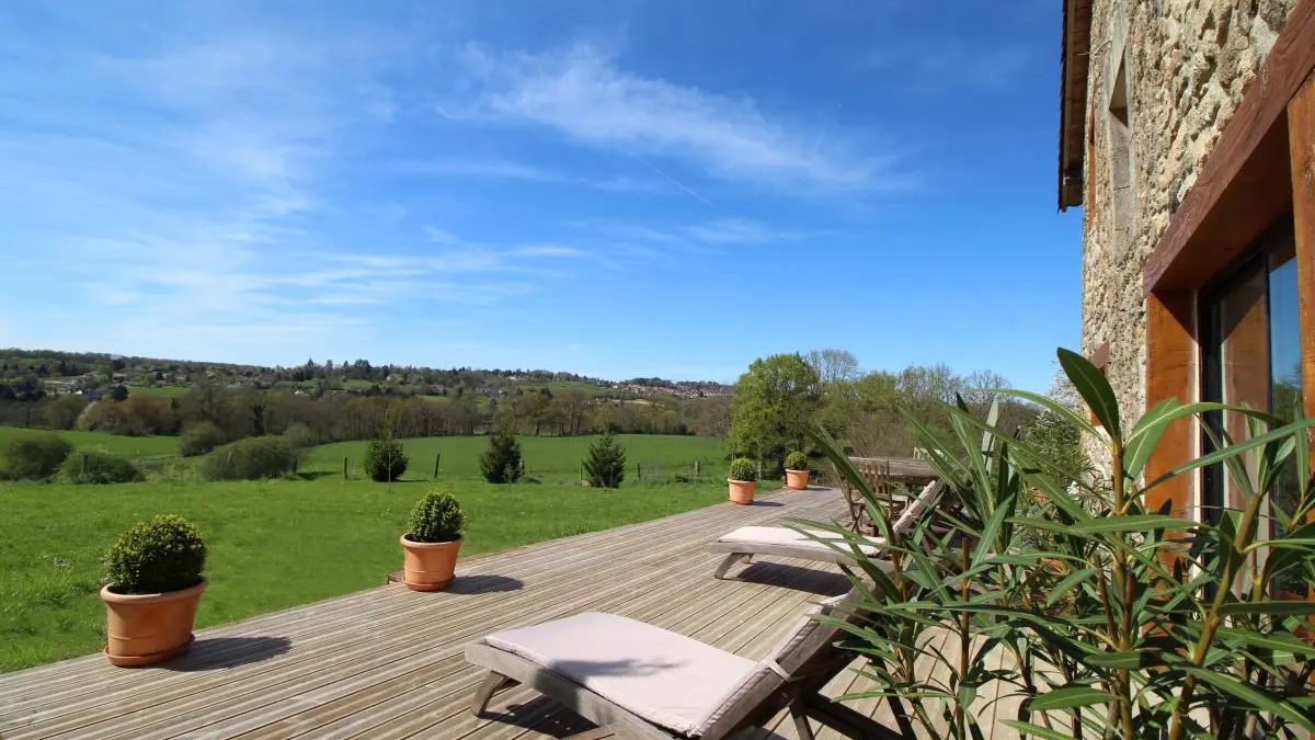 La terrasse plein sud - Gîte Chez le Bayle à Condat sur Vienne en Haute-Vienne (Limousin)_20