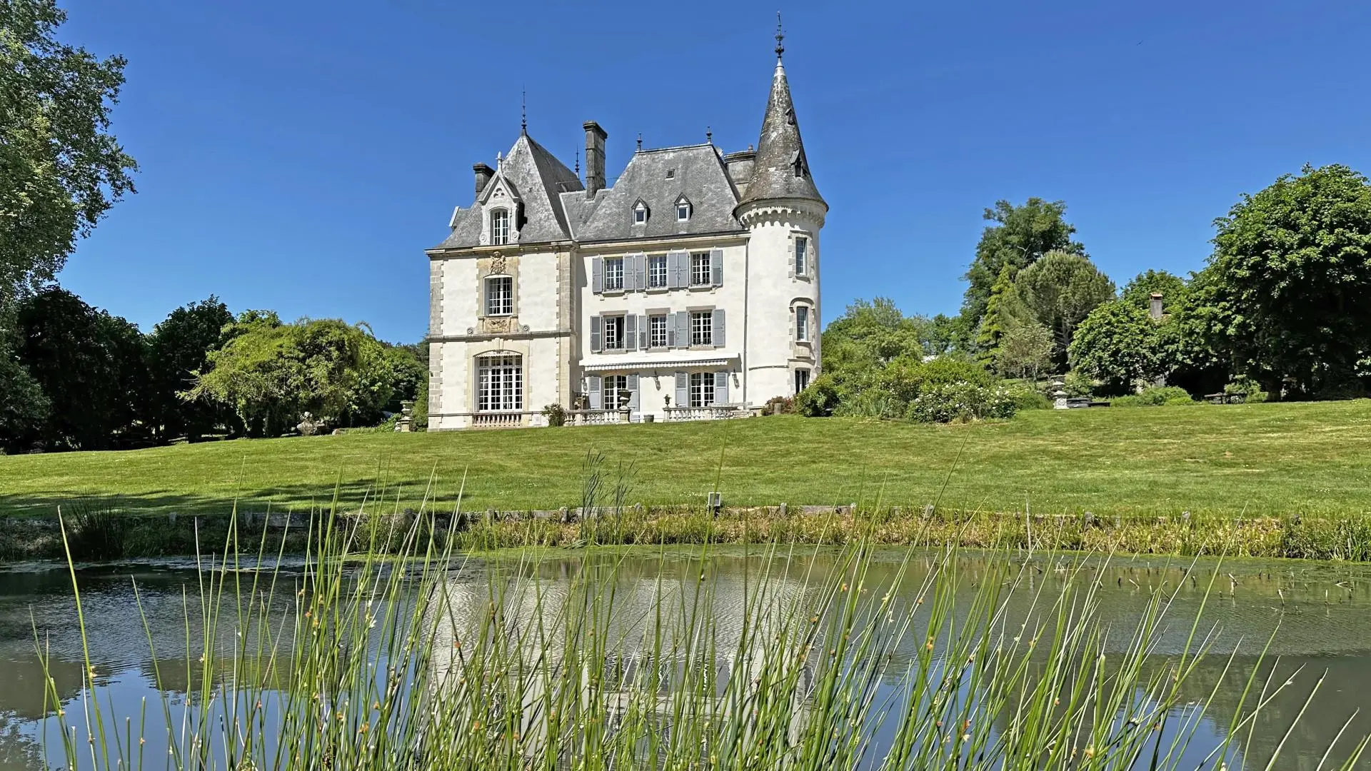 Château de la Chabroulie à Isle en Haute-Vienne (Nouvelle Aquitaine)_32