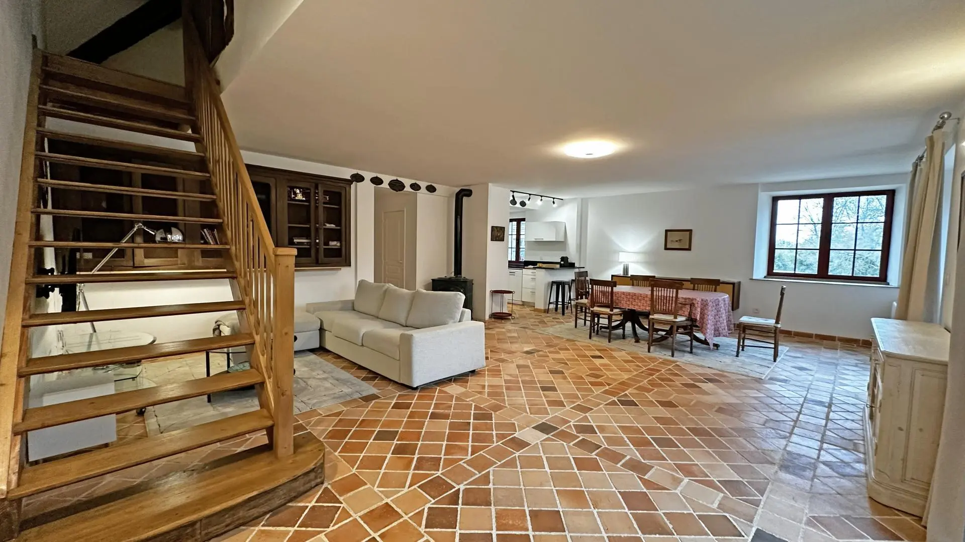 L'écurie du Château de la Chabroulie à Isle en Haute-Vienne (Nouvelle Aquitaine)_2