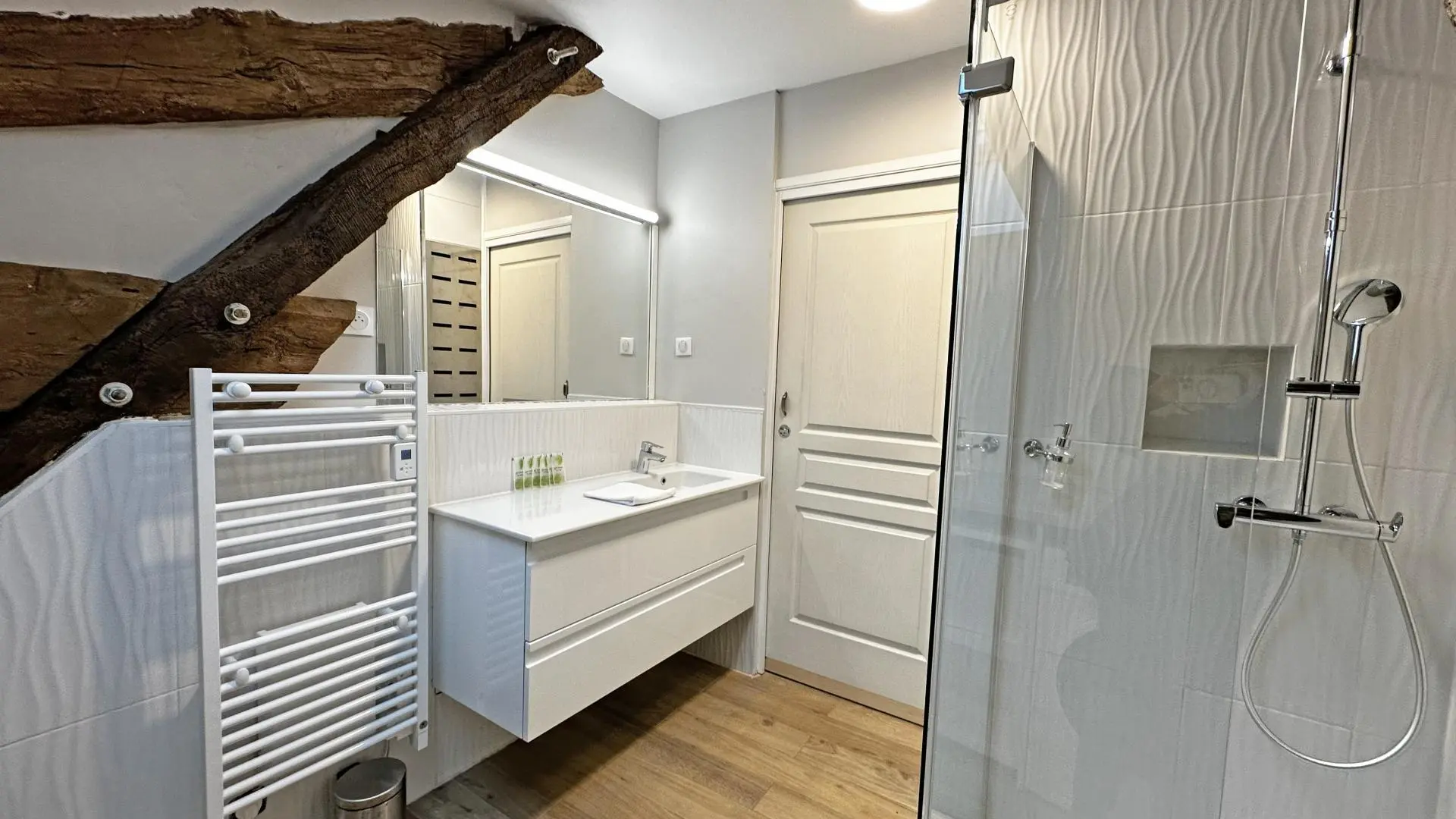 L'écurie du Château de la Chabroulie à Isle en Haute-Vienne (Nouvelle Aquitaine)_25