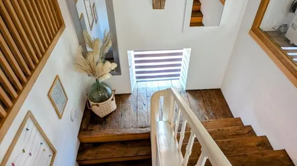 Gîte Les Eglantiers commune de Jourgnac en Haute-Vienne (Limousin) - escalier 2nd_22